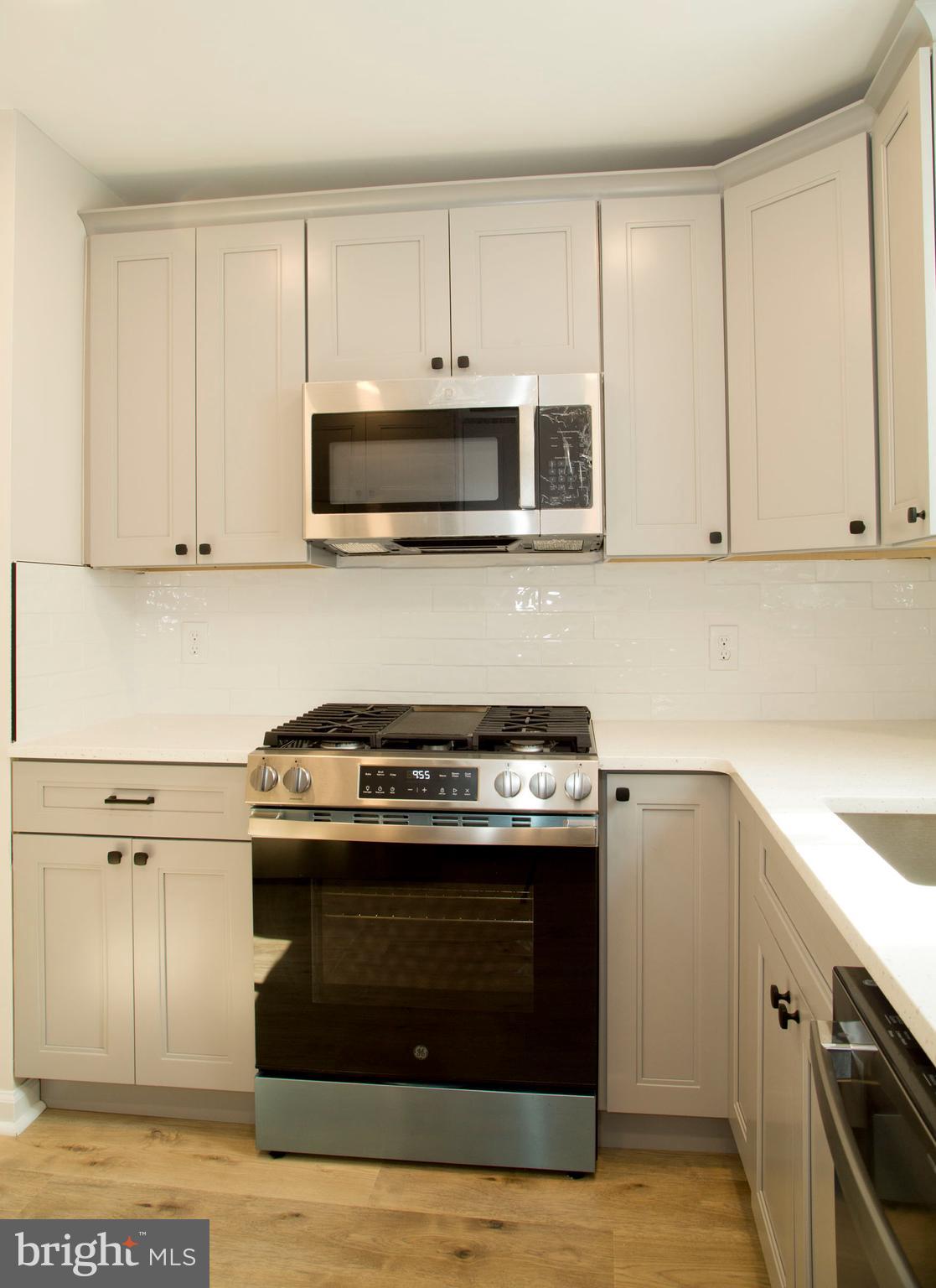 PASSYUNK SQUARE - Residential