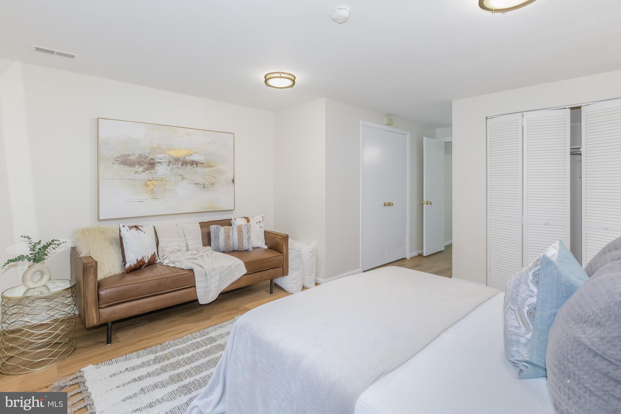 ESSEX PLACE - Residential