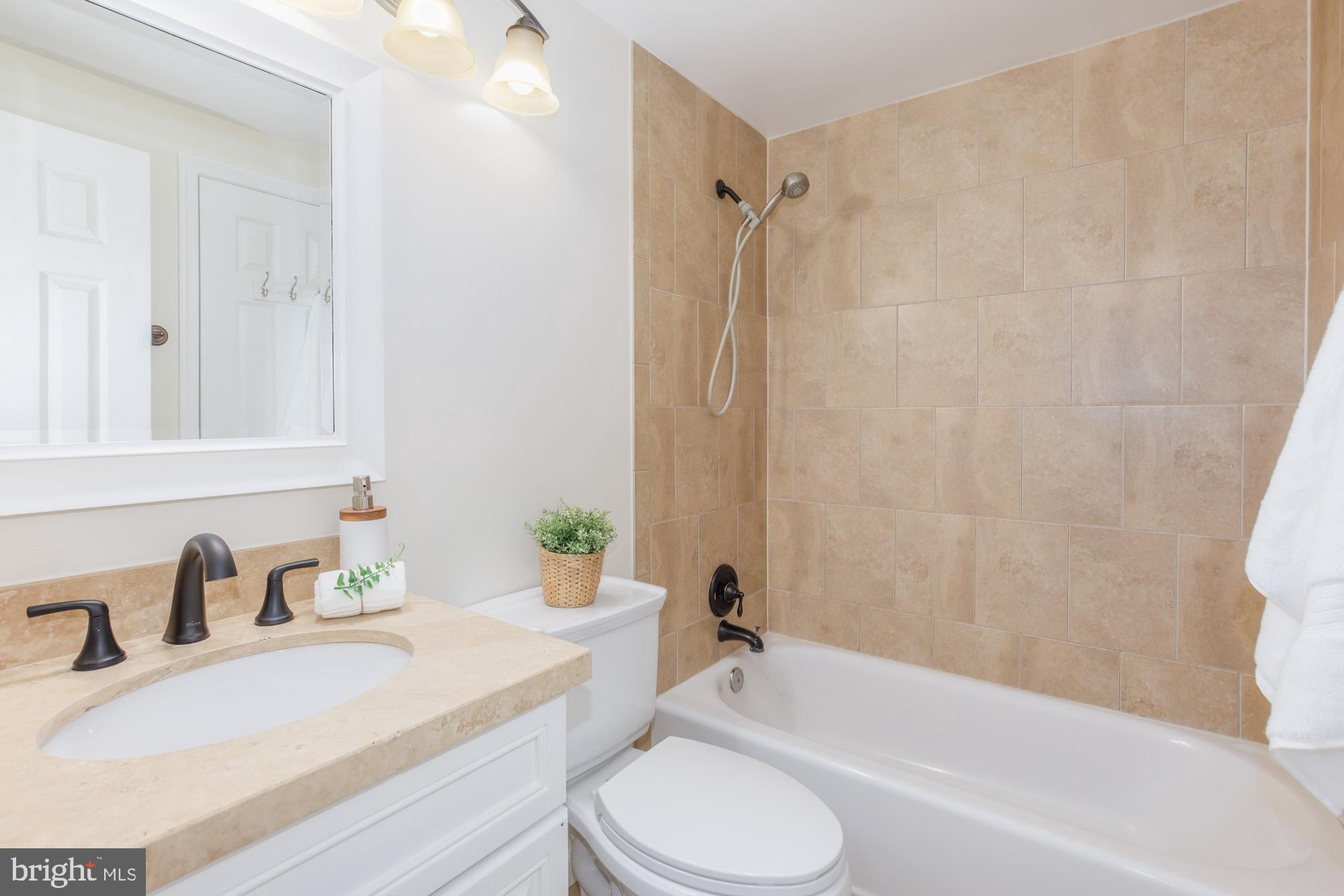 ESSEX PLACE - Residential