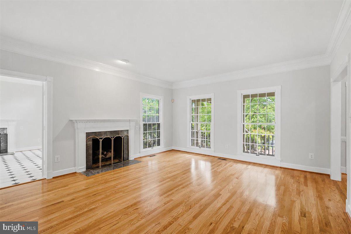 DARNESTOWN OUTSIDE - Residential