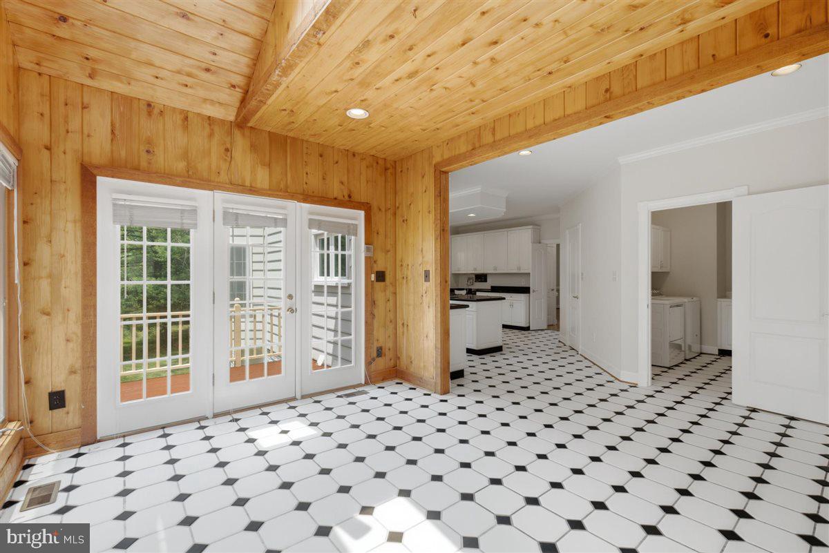 DARNESTOWN OUTSIDE - Residential