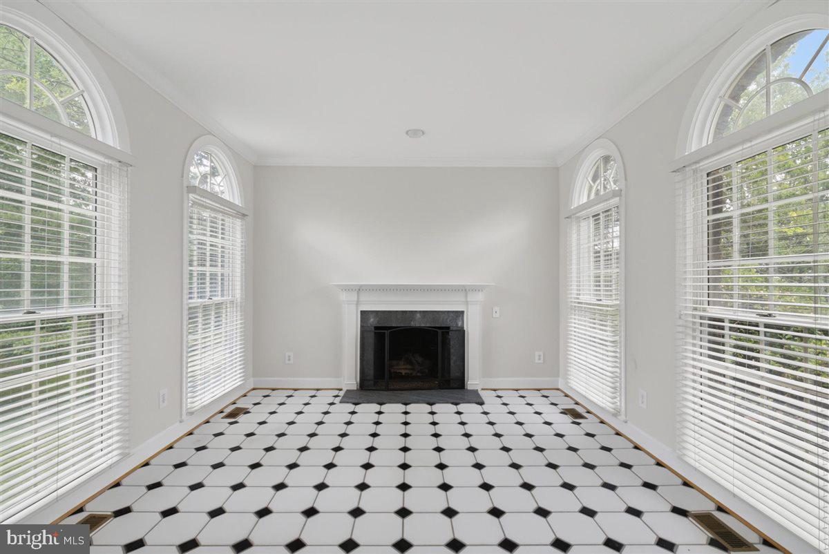 DARNESTOWN OUTSIDE - Residential