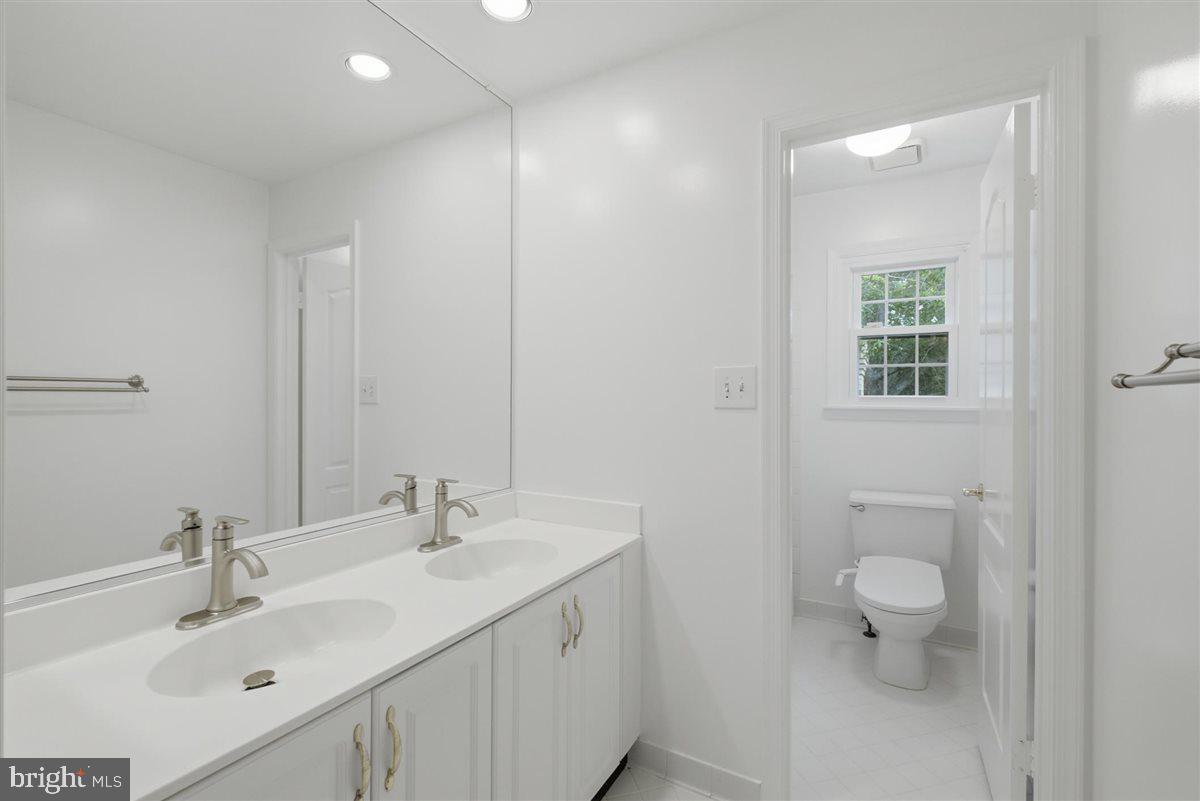 DARNESTOWN OUTSIDE - Residential