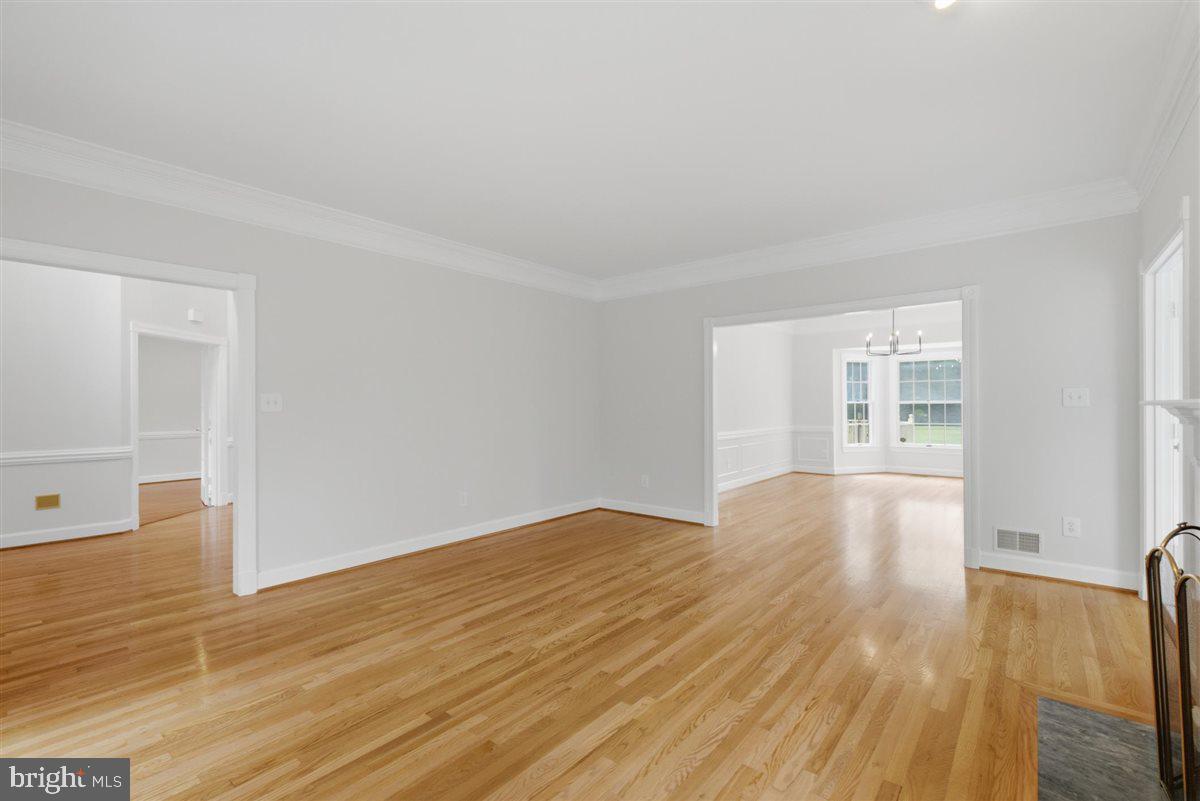 DARNESTOWN OUTSIDE - Residential