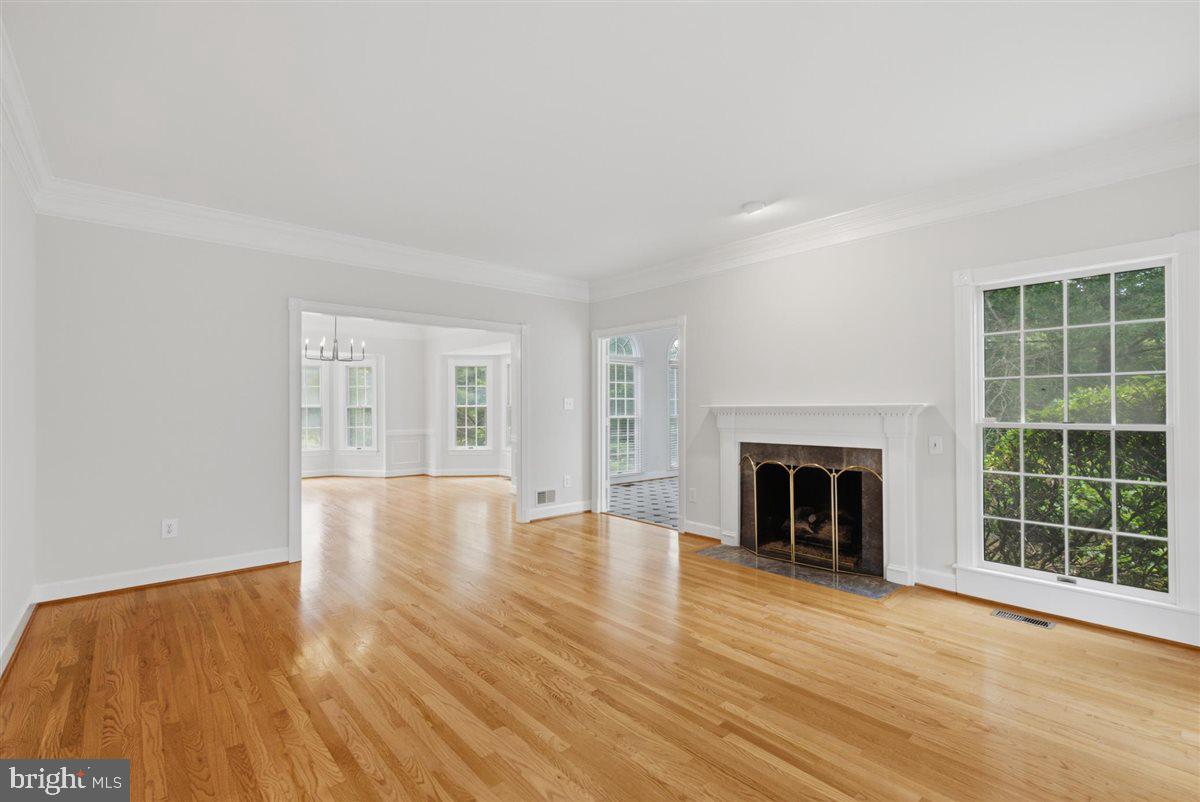 DARNESTOWN OUTSIDE - Residential