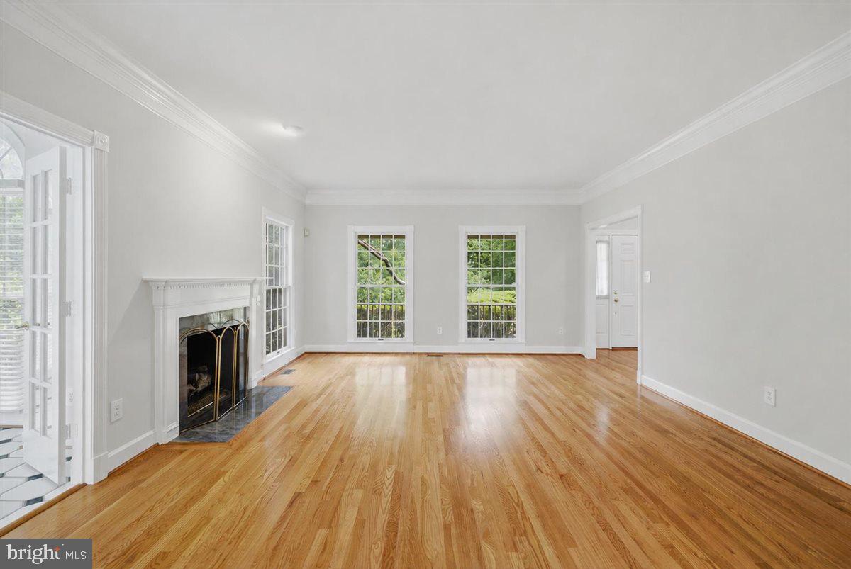 DARNESTOWN OUTSIDE - Residential