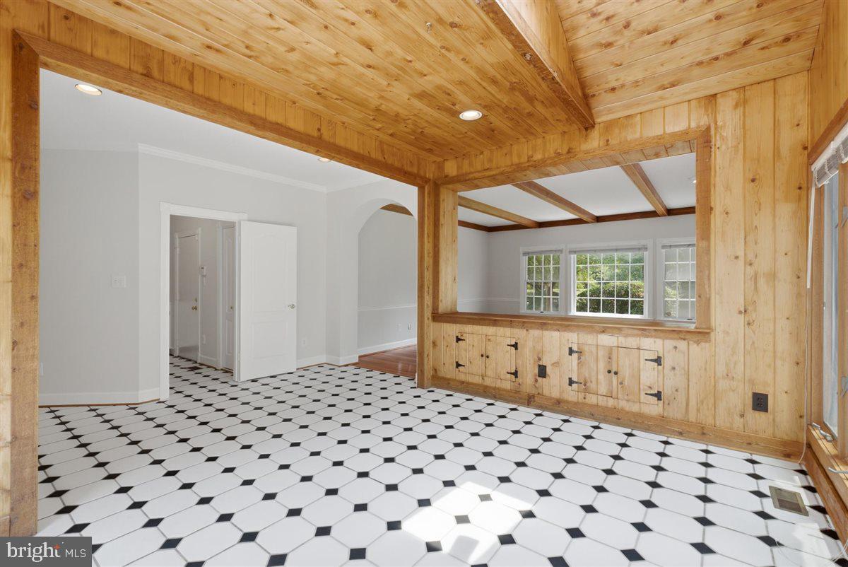 DARNESTOWN OUTSIDE - Residential