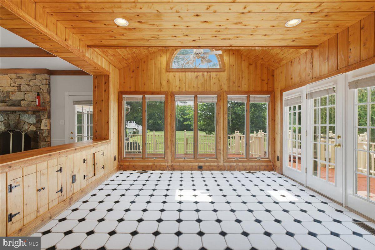 DARNESTOWN OUTSIDE - Residential