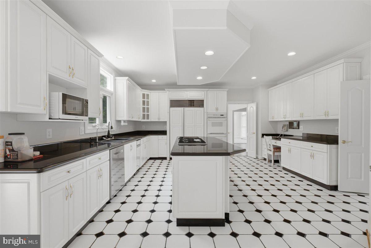 DARNESTOWN OUTSIDE - Residential