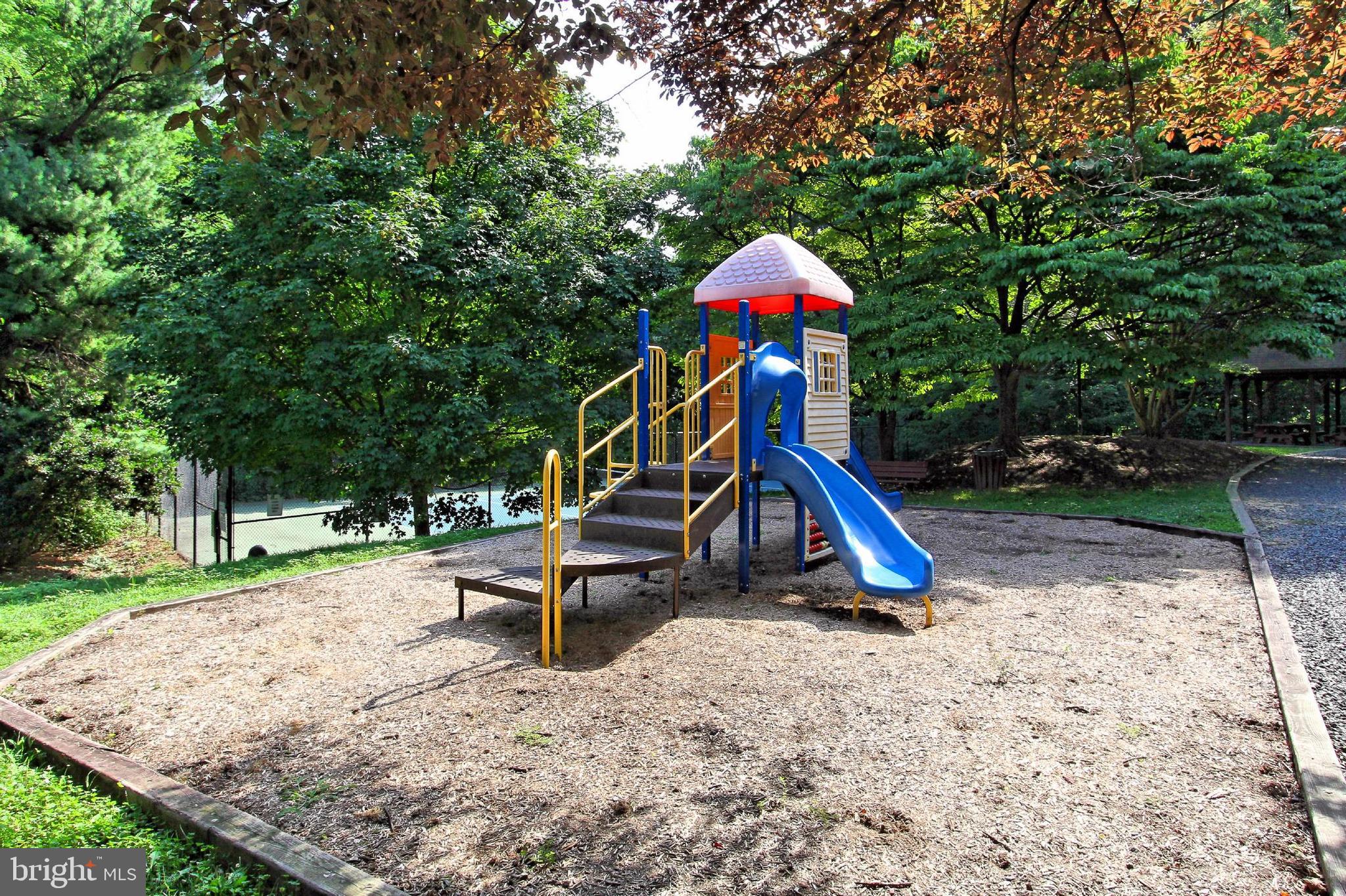 PARK FAIRFAX - Residential