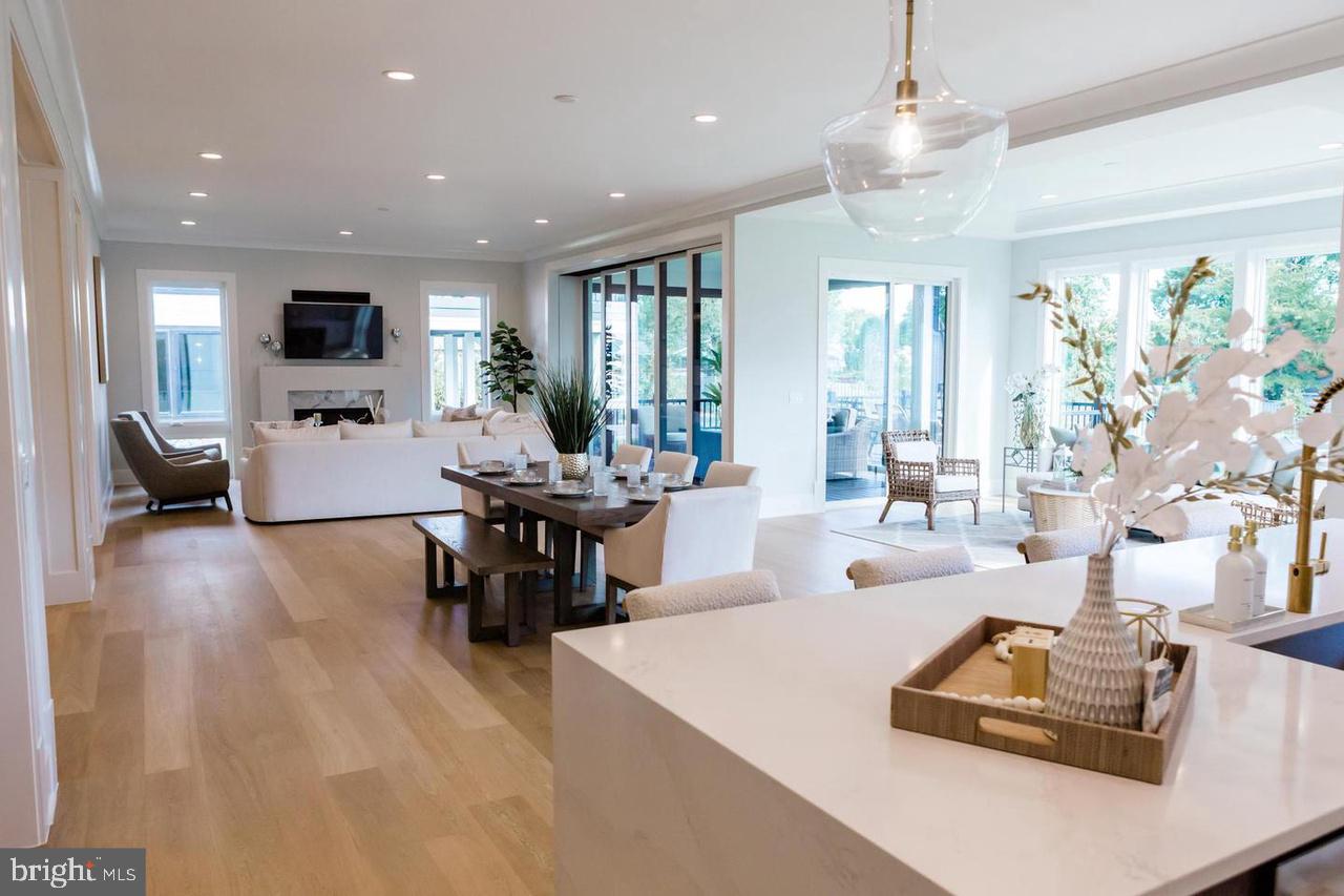 FAIRDALE - Residential