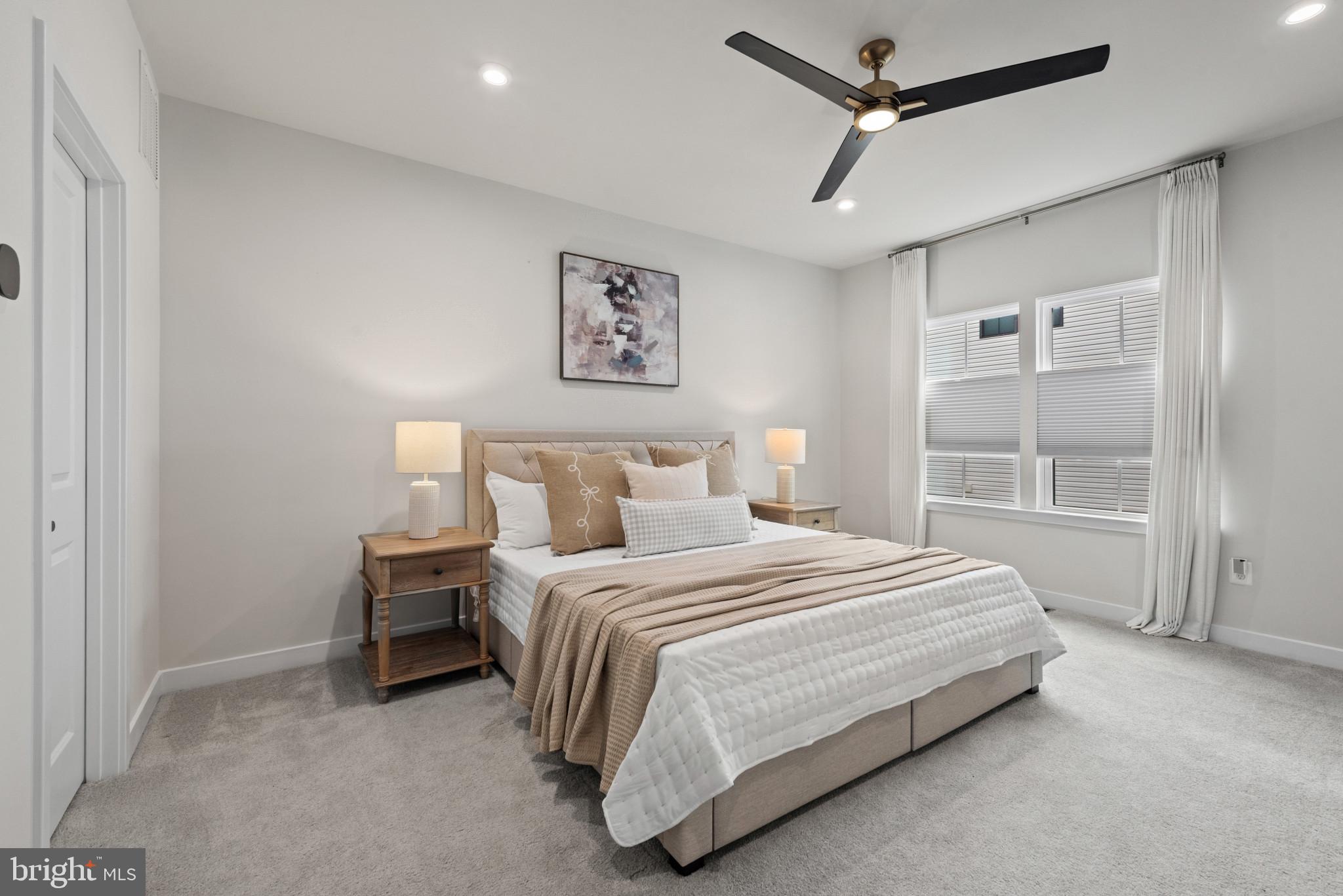 BANNER ROW - Residential