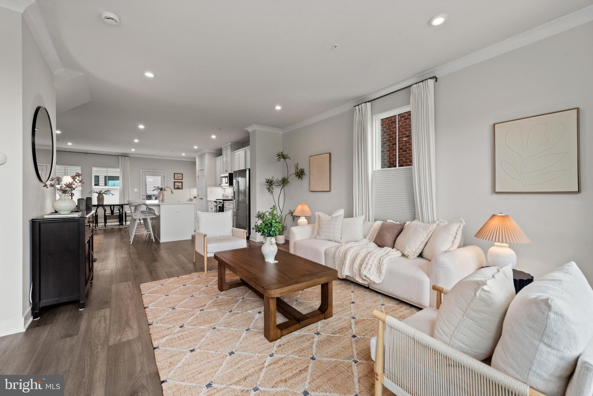BANNER ROW - Residential