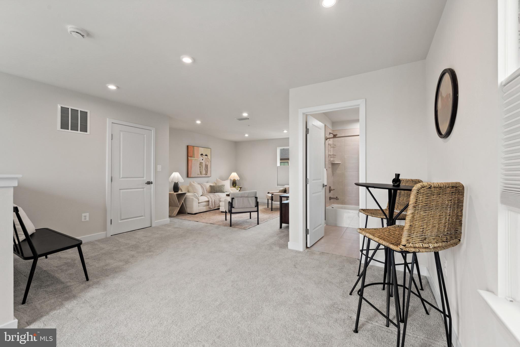 BANNER ROW - Residential