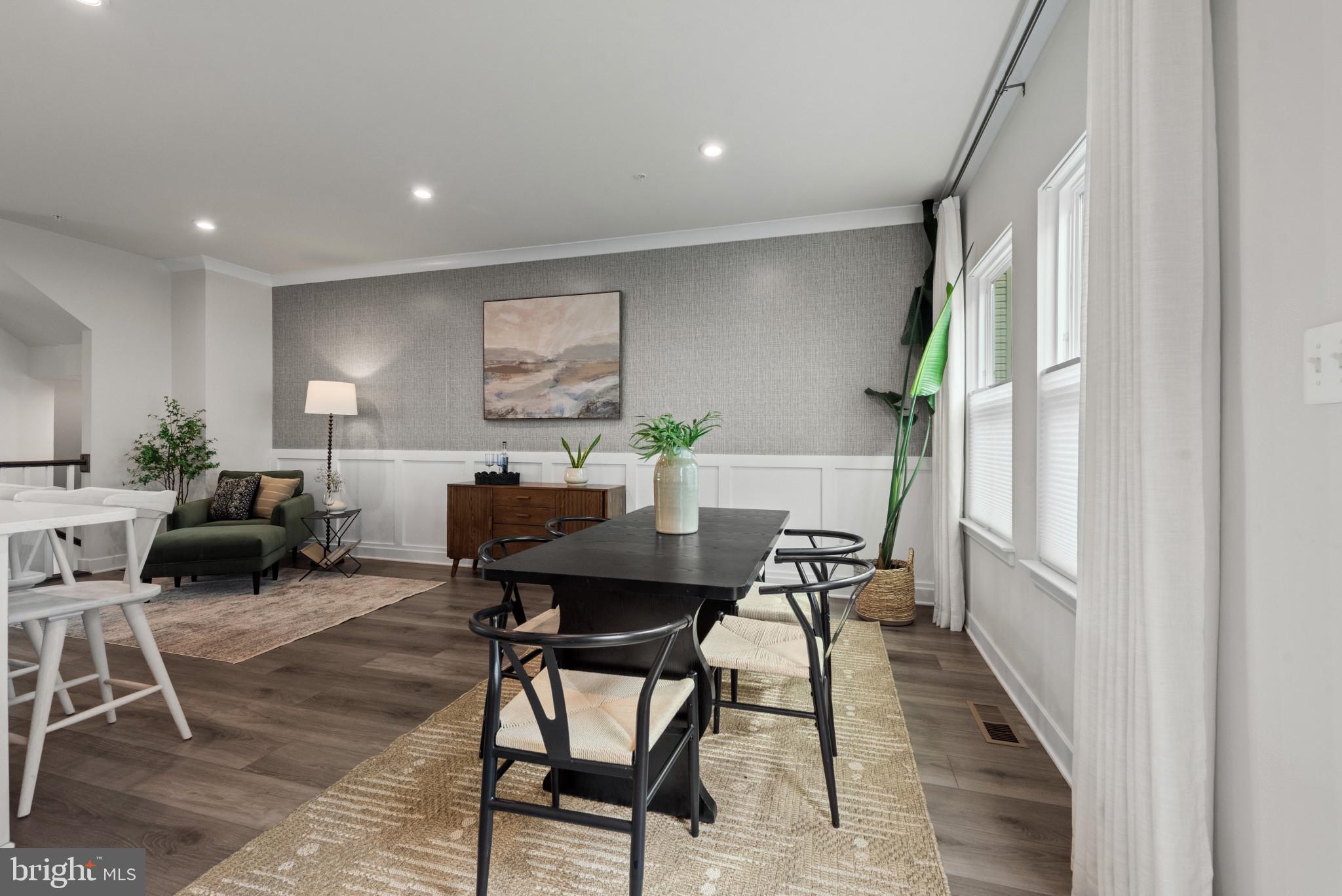 BANNER ROW - Residential