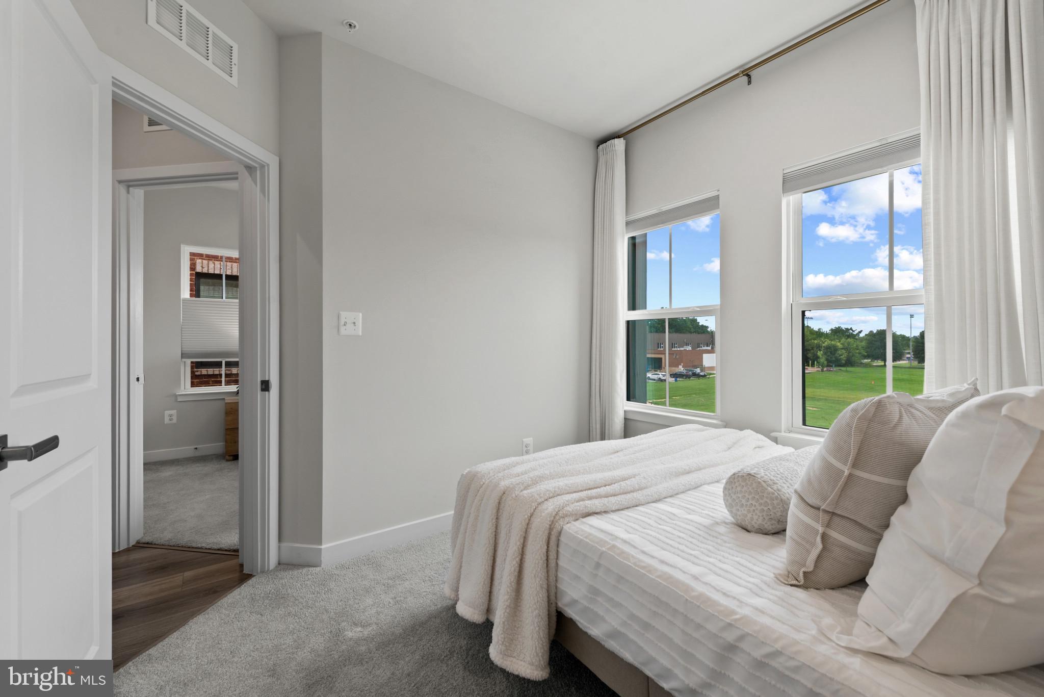 BANNER ROW - Residential