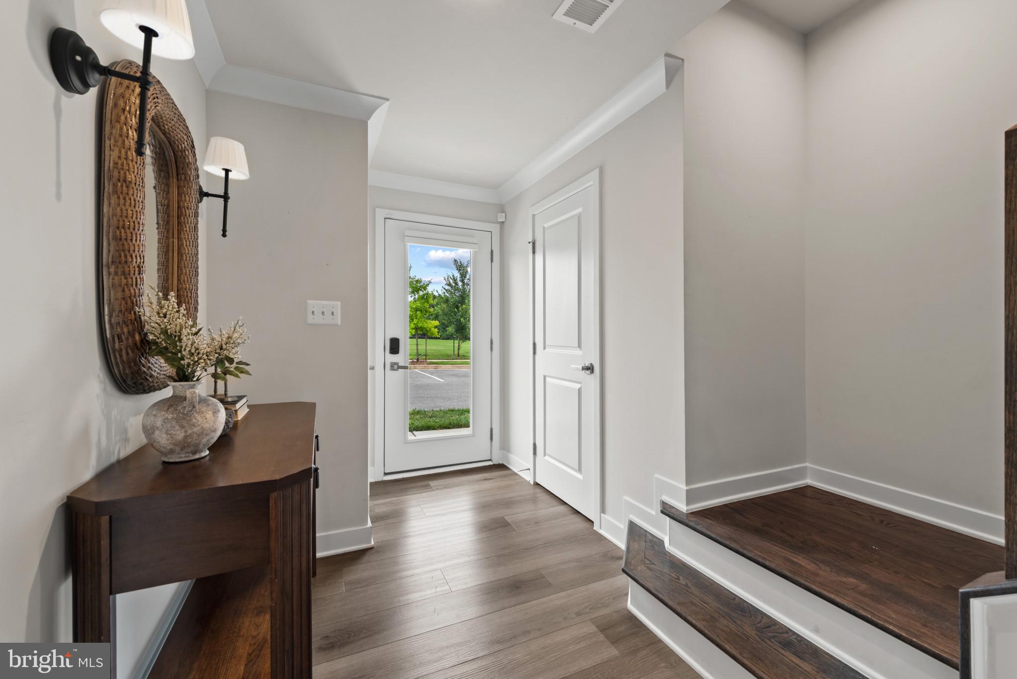 BANNER ROW - Residential