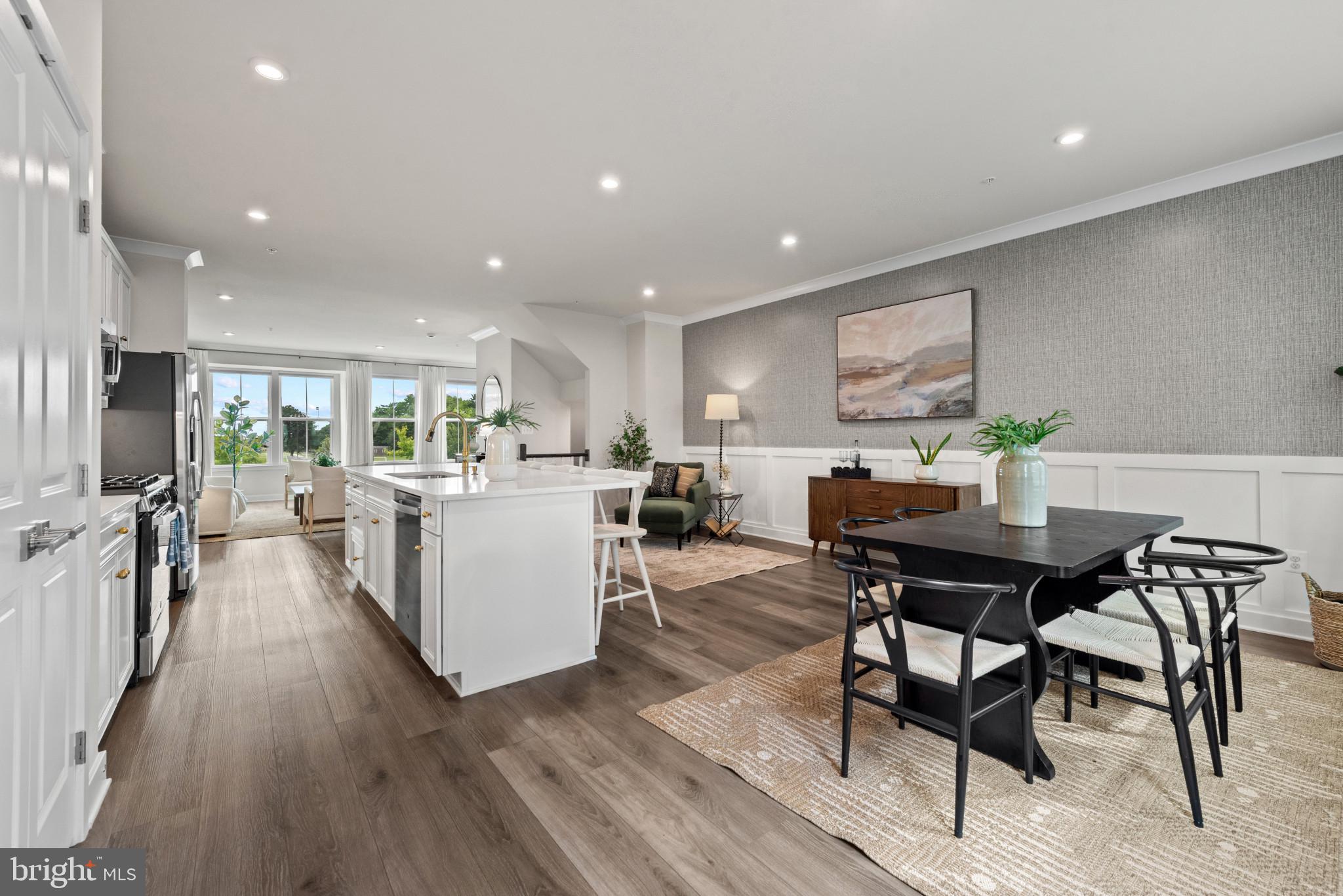 BANNER ROW - Residential