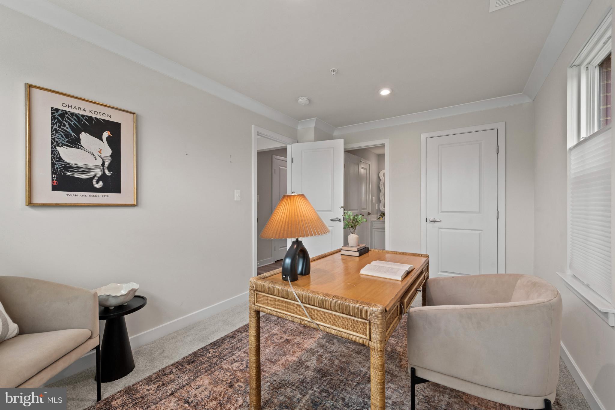 BANNER ROW - Residential