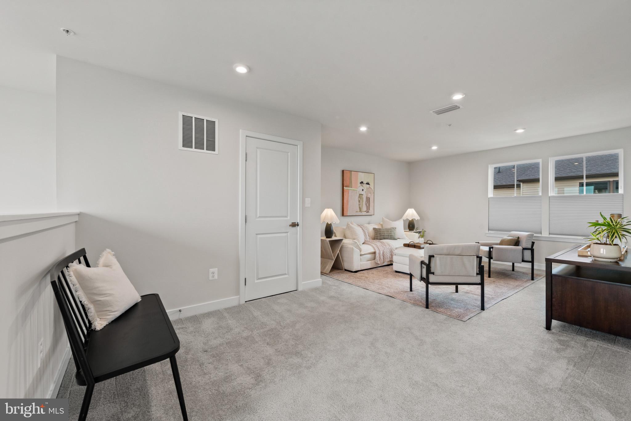 BANNER ROW - Residential