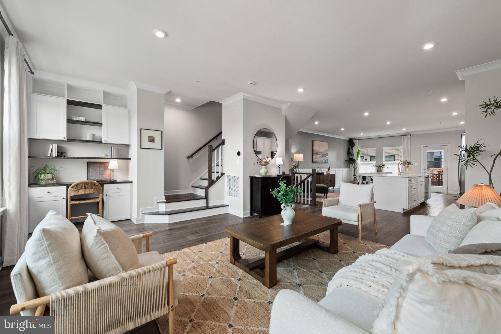 BANNER ROW - Residential