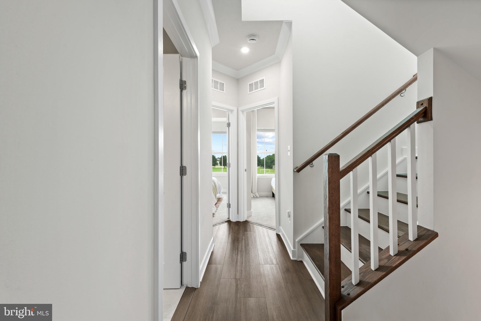 BANNER ROW - Residential