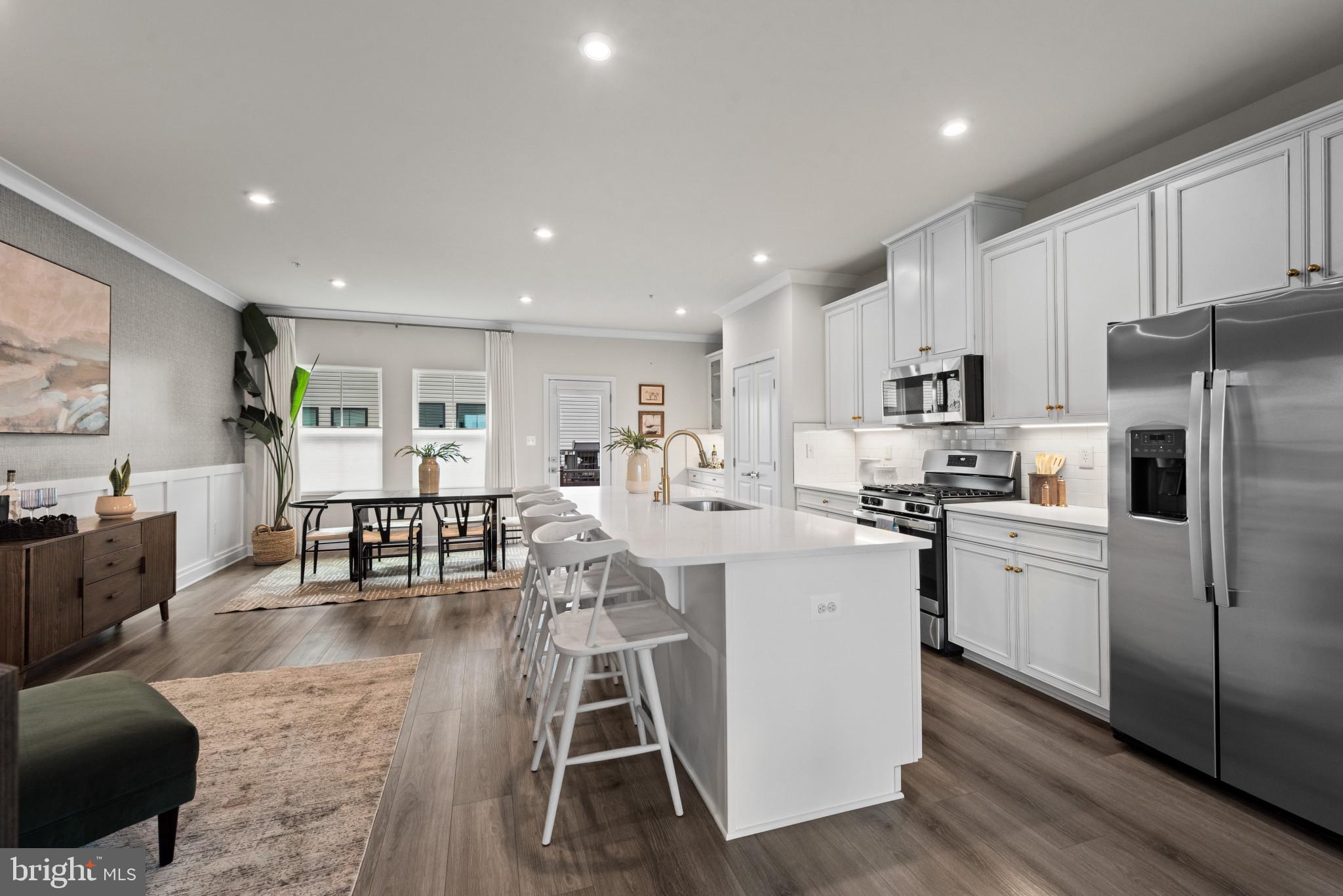 BANNER ROW - Residential