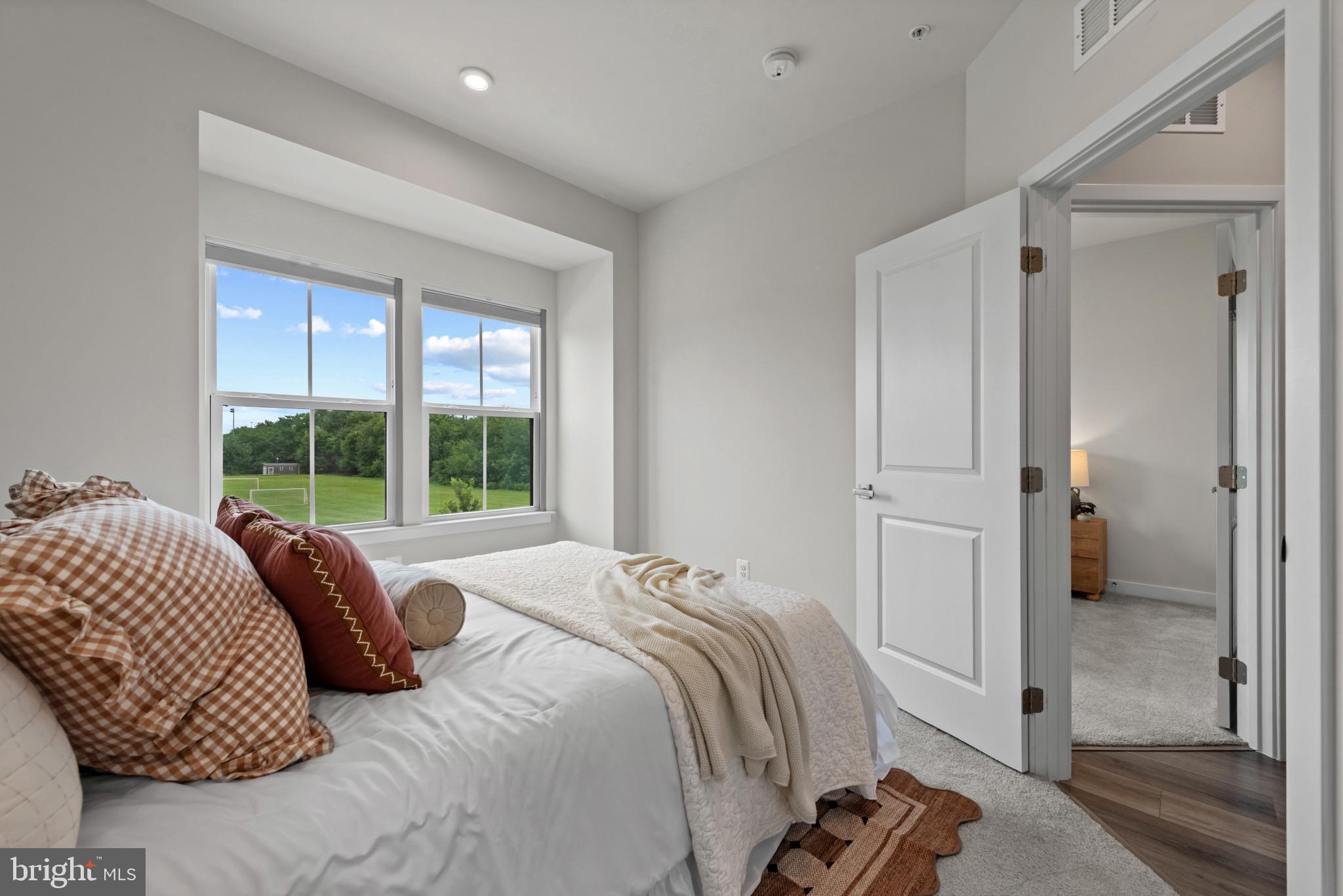 BANNER ROW - Residential