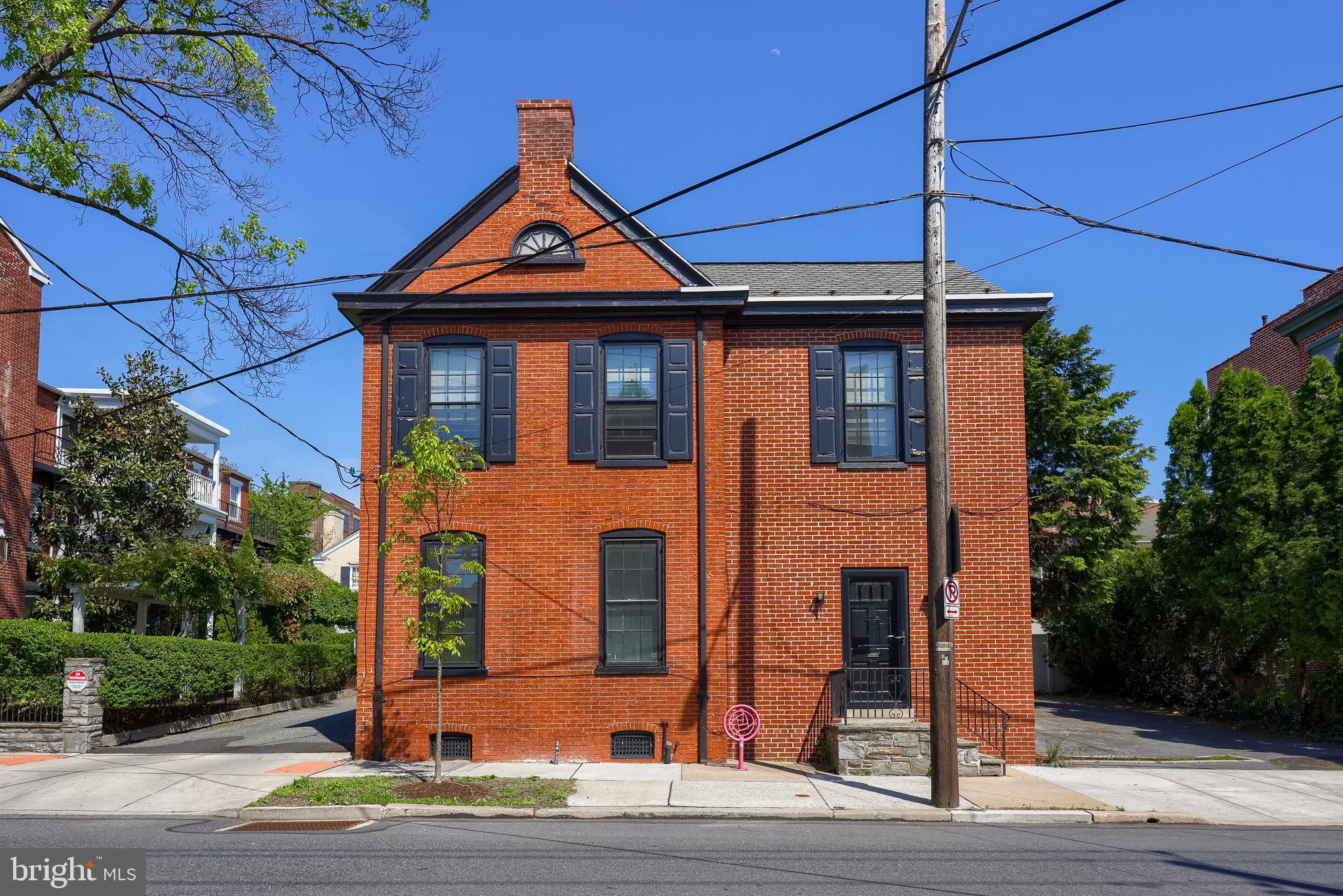 DOWNTOWN LANCASTER - Residential Income