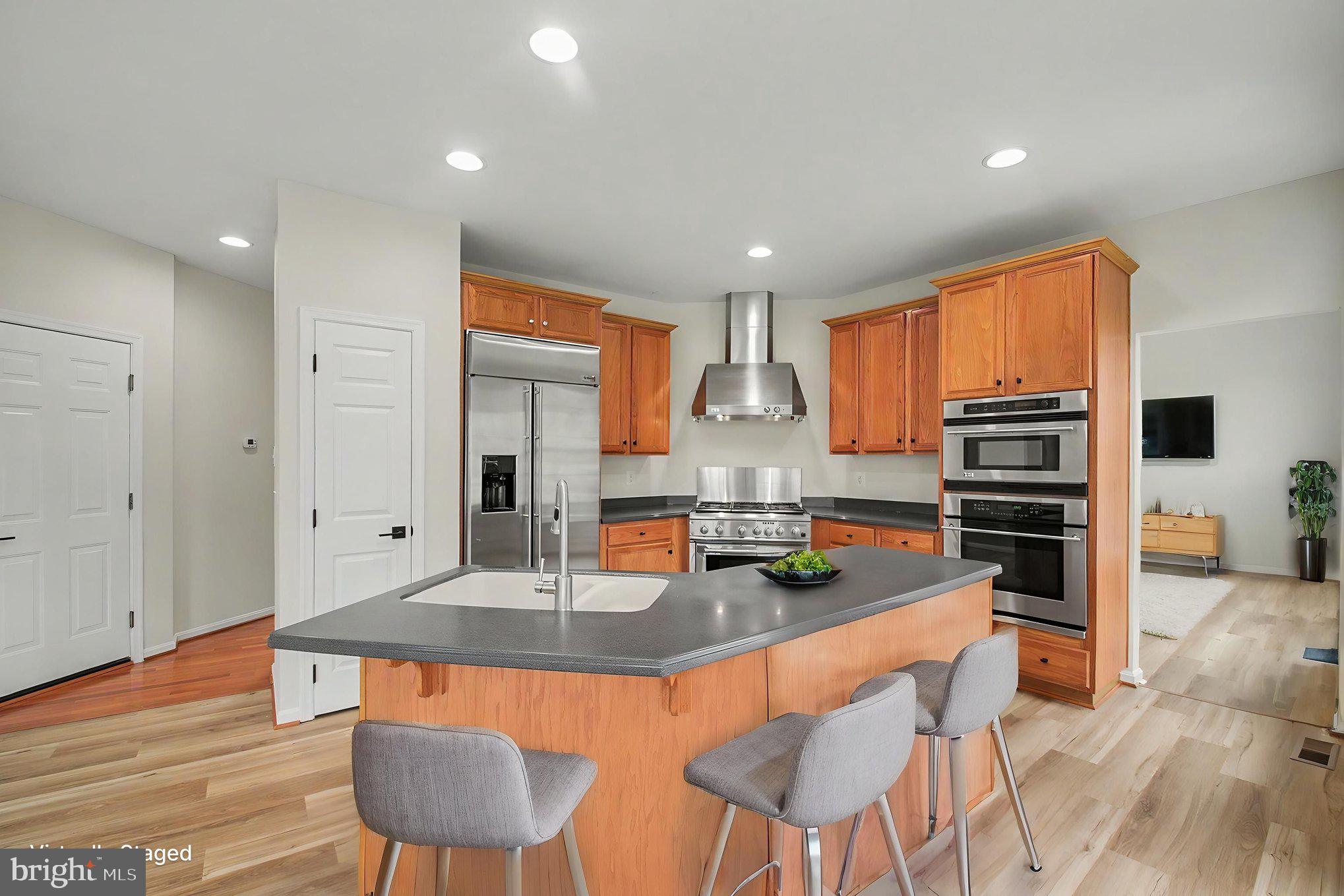 PARKWAY WEST - Residential