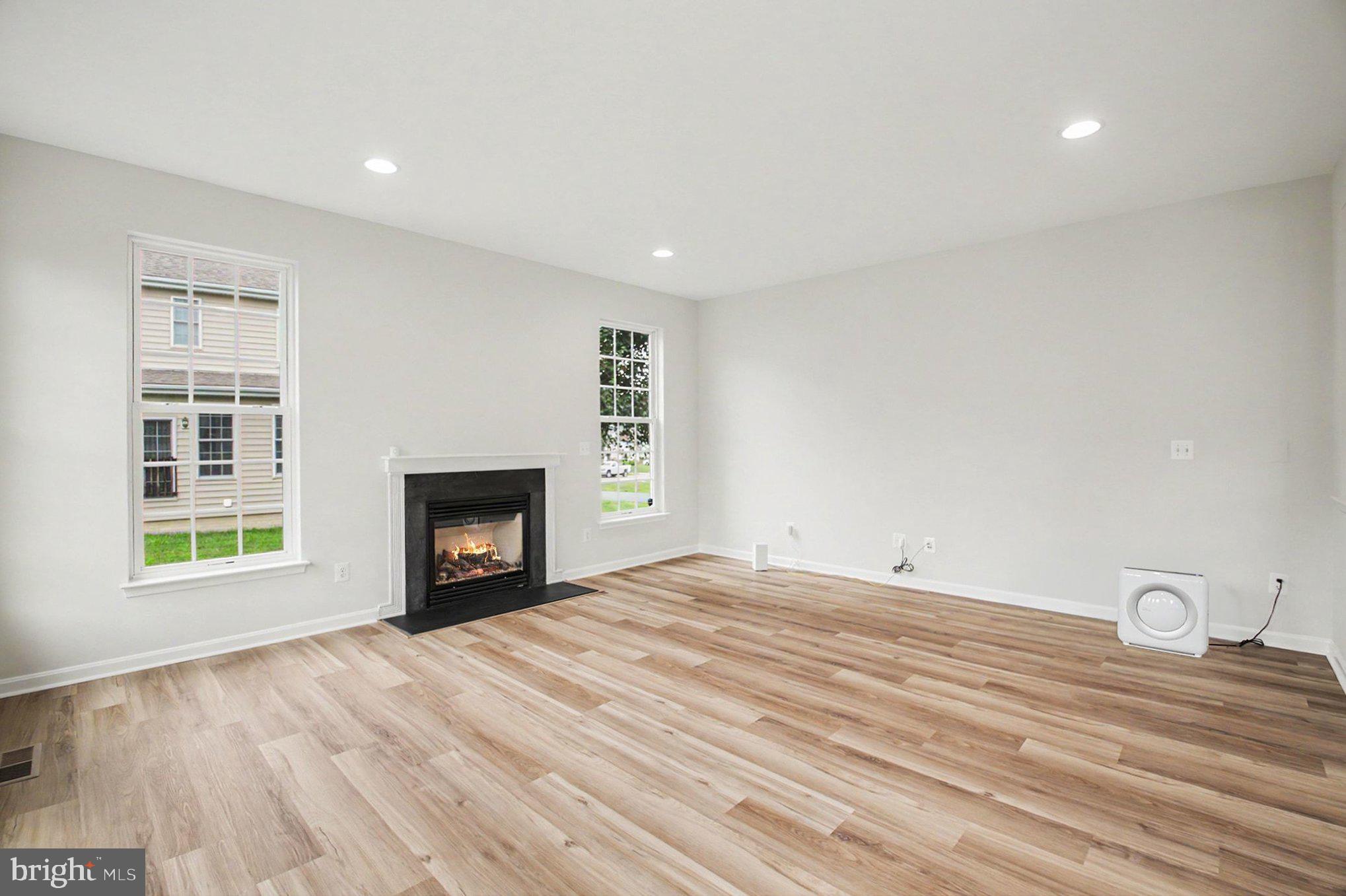 PARKWAY WEST - Residential