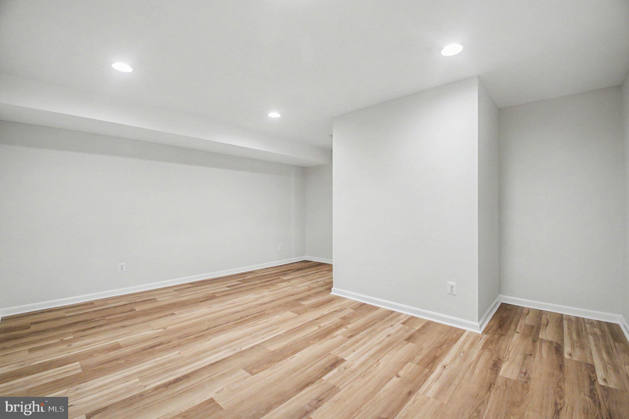 PARKWAY WEST - Residential