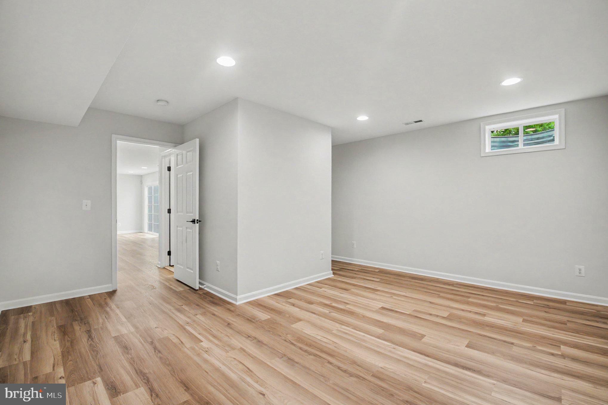 PARKWAY WEST - Residential