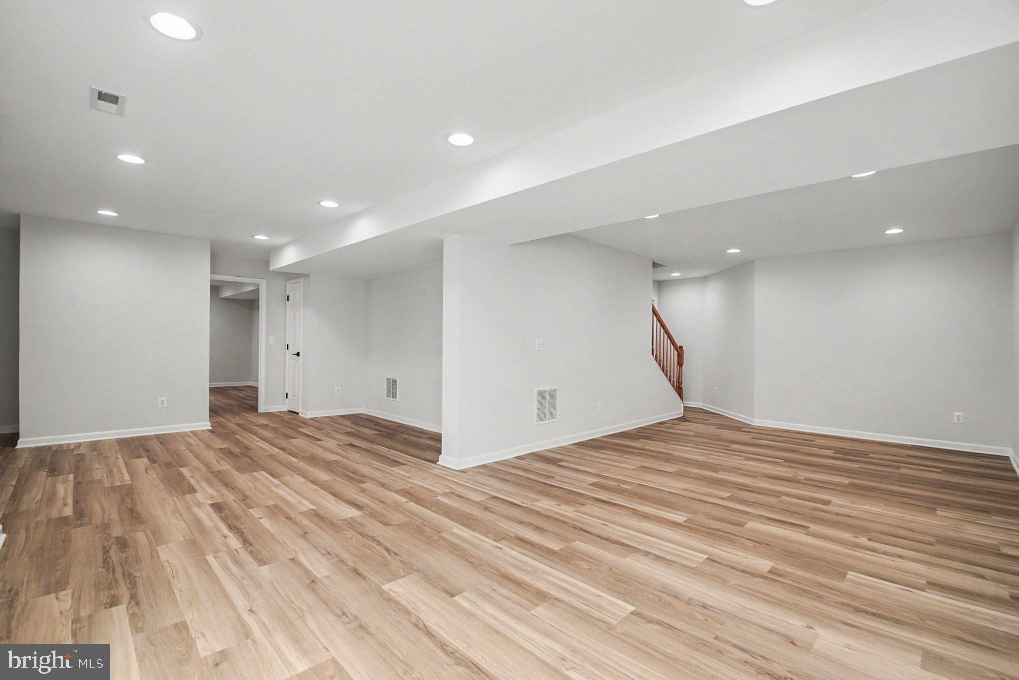 PARKWAY WEST - Residential