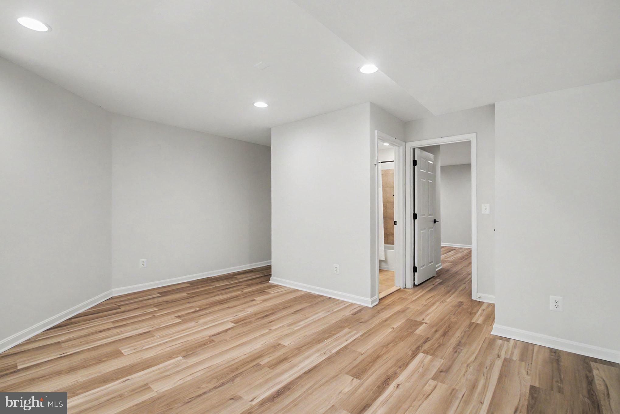 PARKWAY WEST - Residential