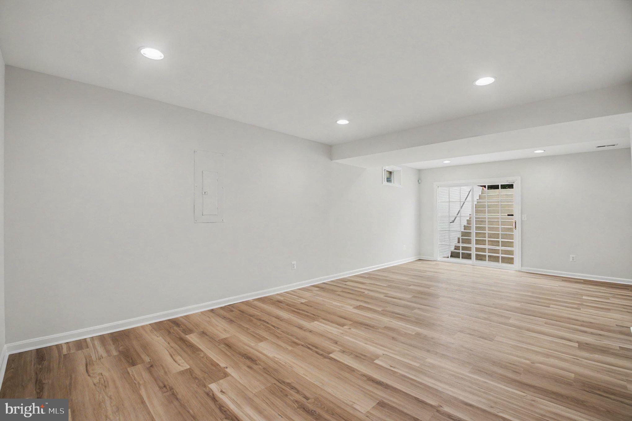 PARKWAY WEST - Residential