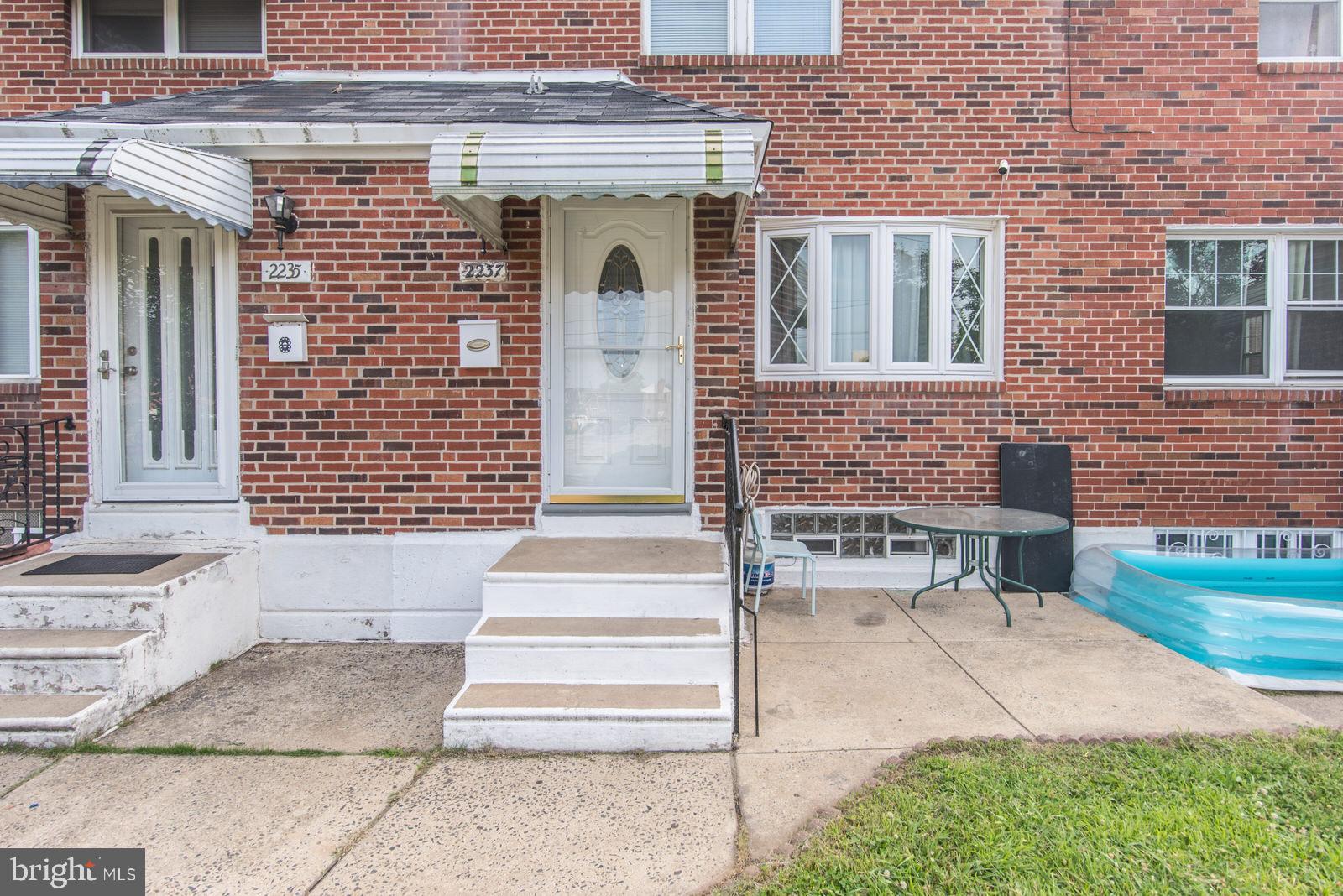 OXFORD CIRCLE - Residential