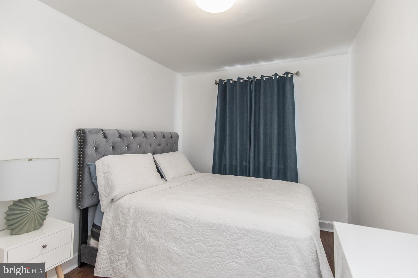 OXFORD CIRCLE - Residential