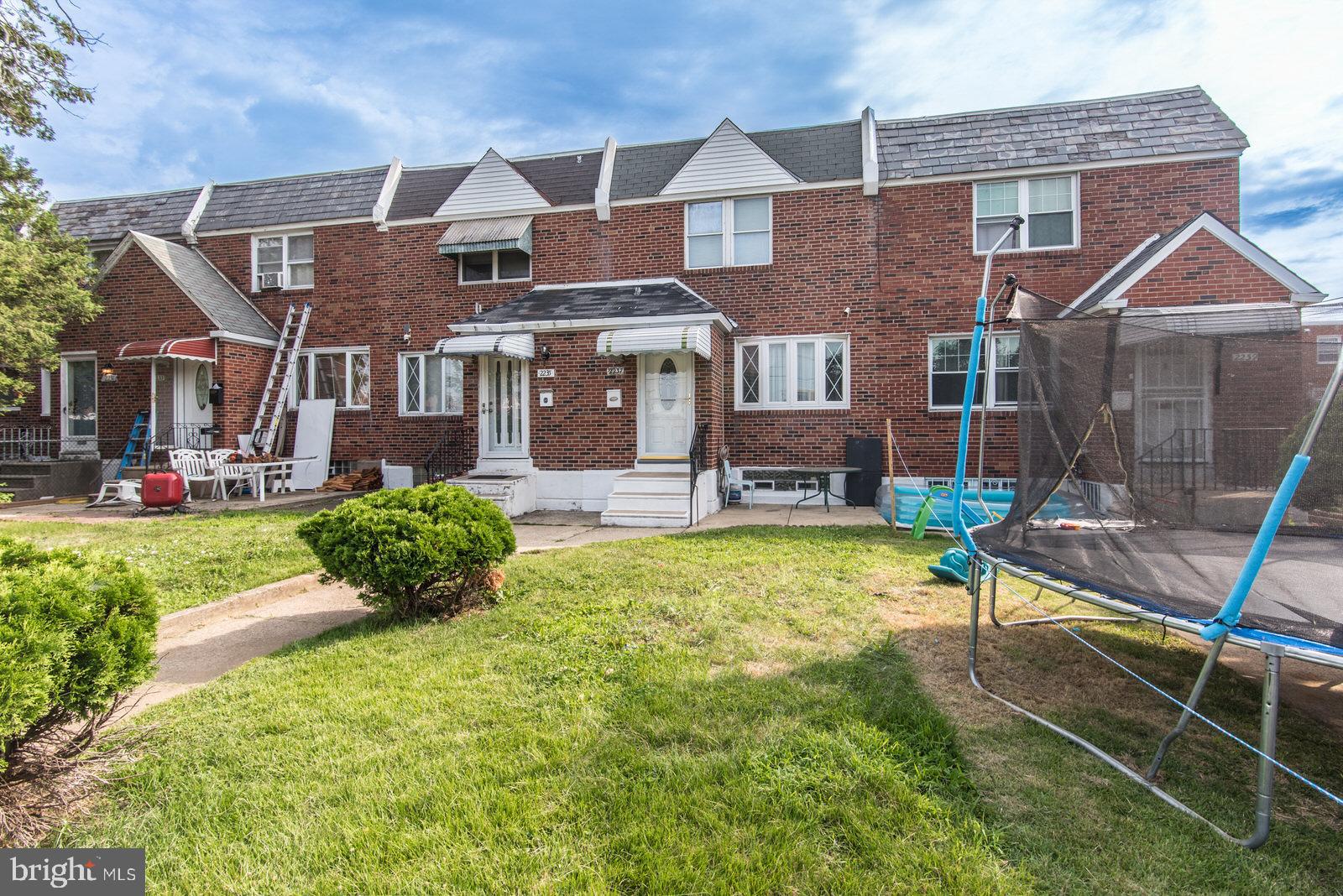 OXFORD CIRCLE - Residential