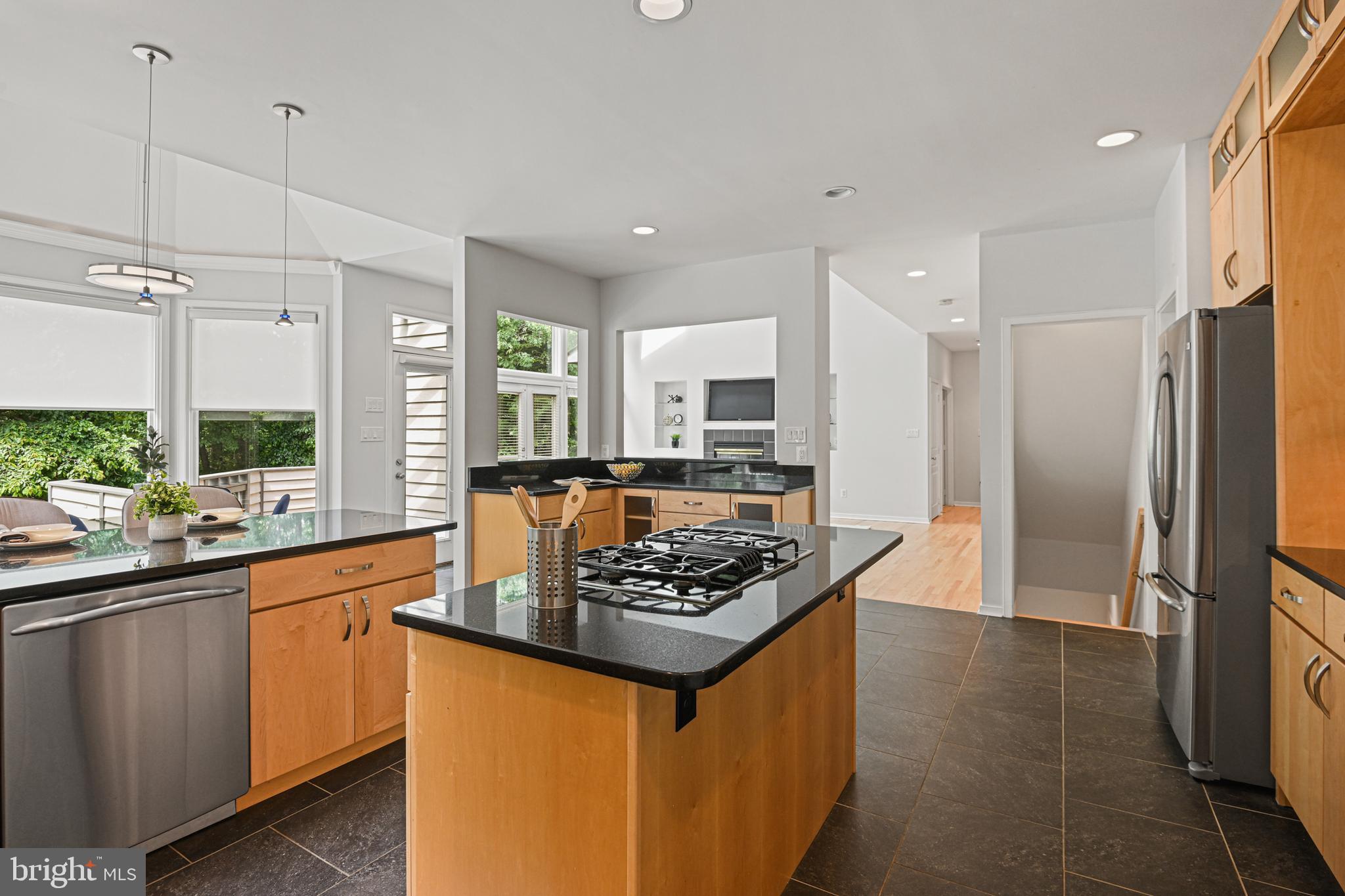 RESTON - Residential