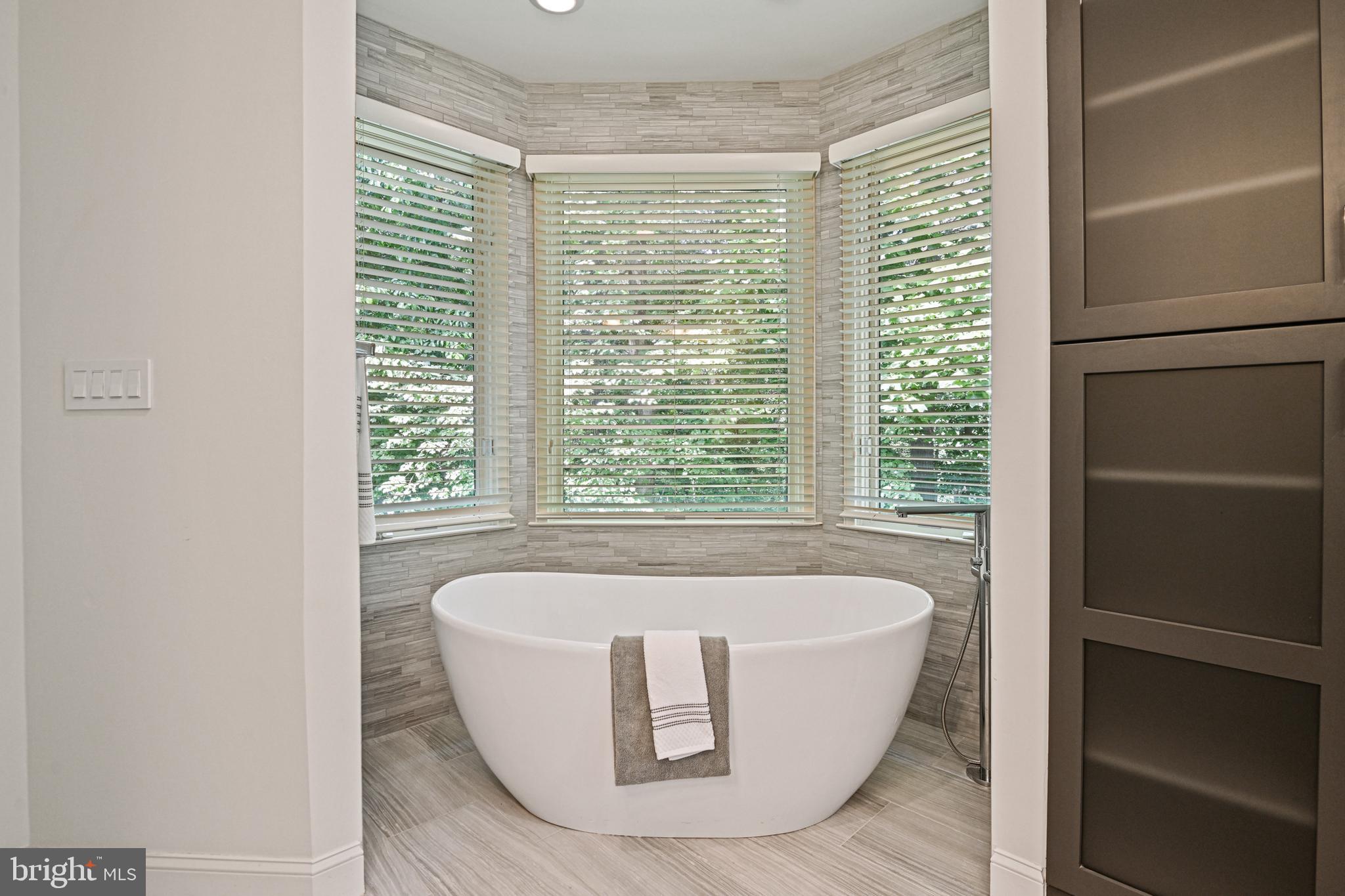 RESTON - Residential
