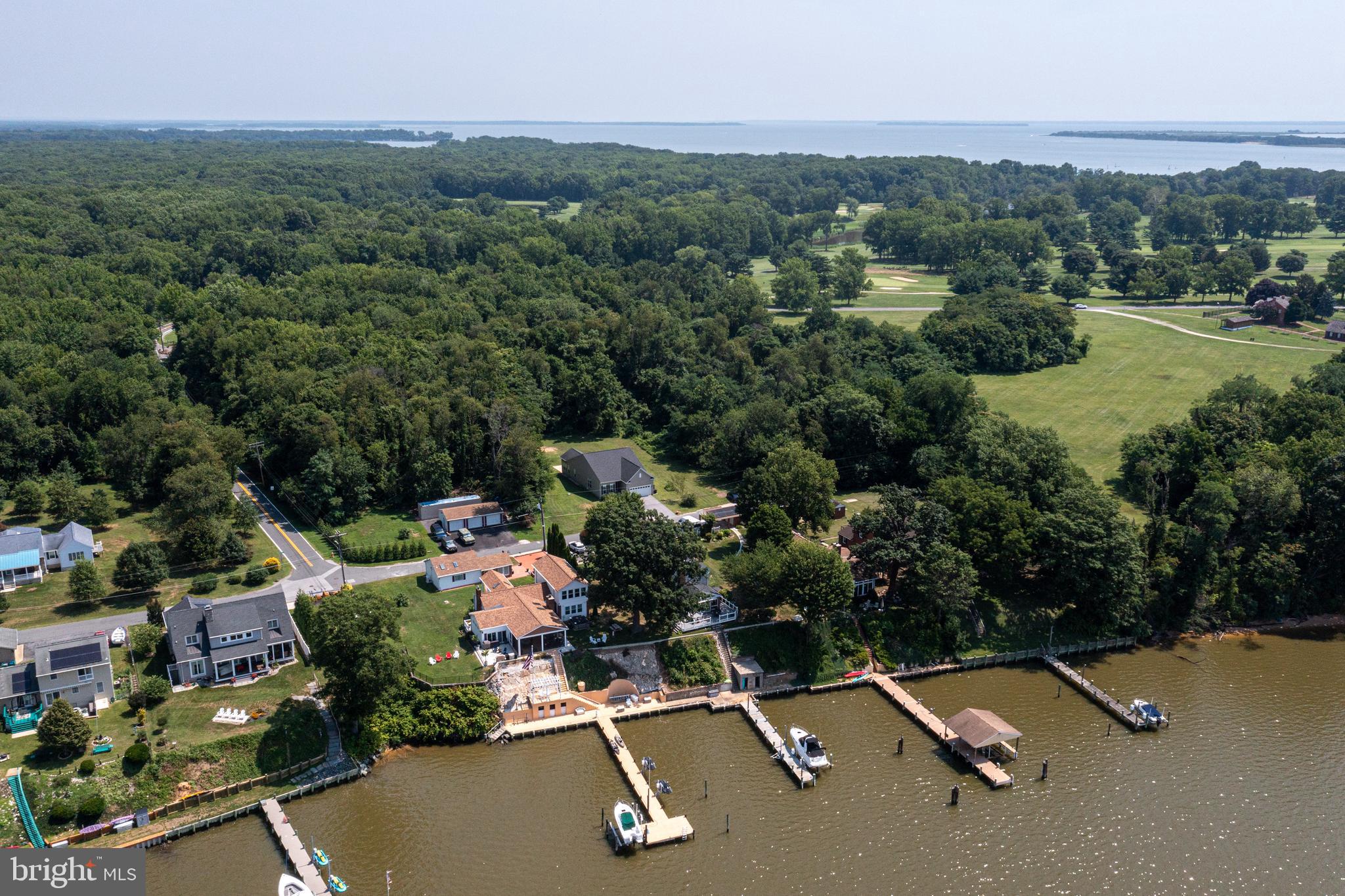HOLLY FARM BEACH - Residential