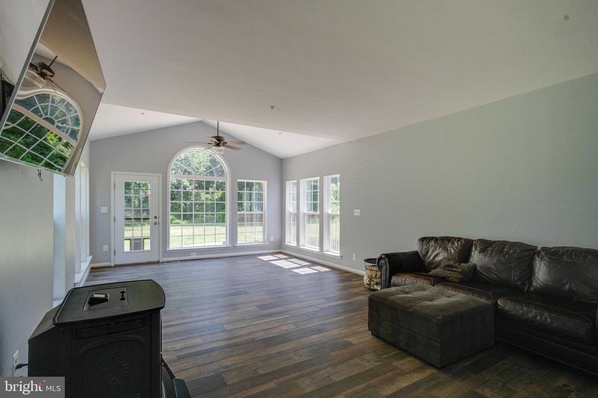 HOLLY FARM BEACH - Residential