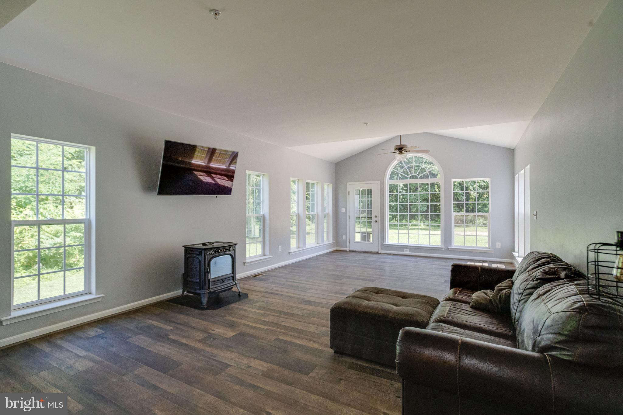 HOLLY FARM BEACH - Residential