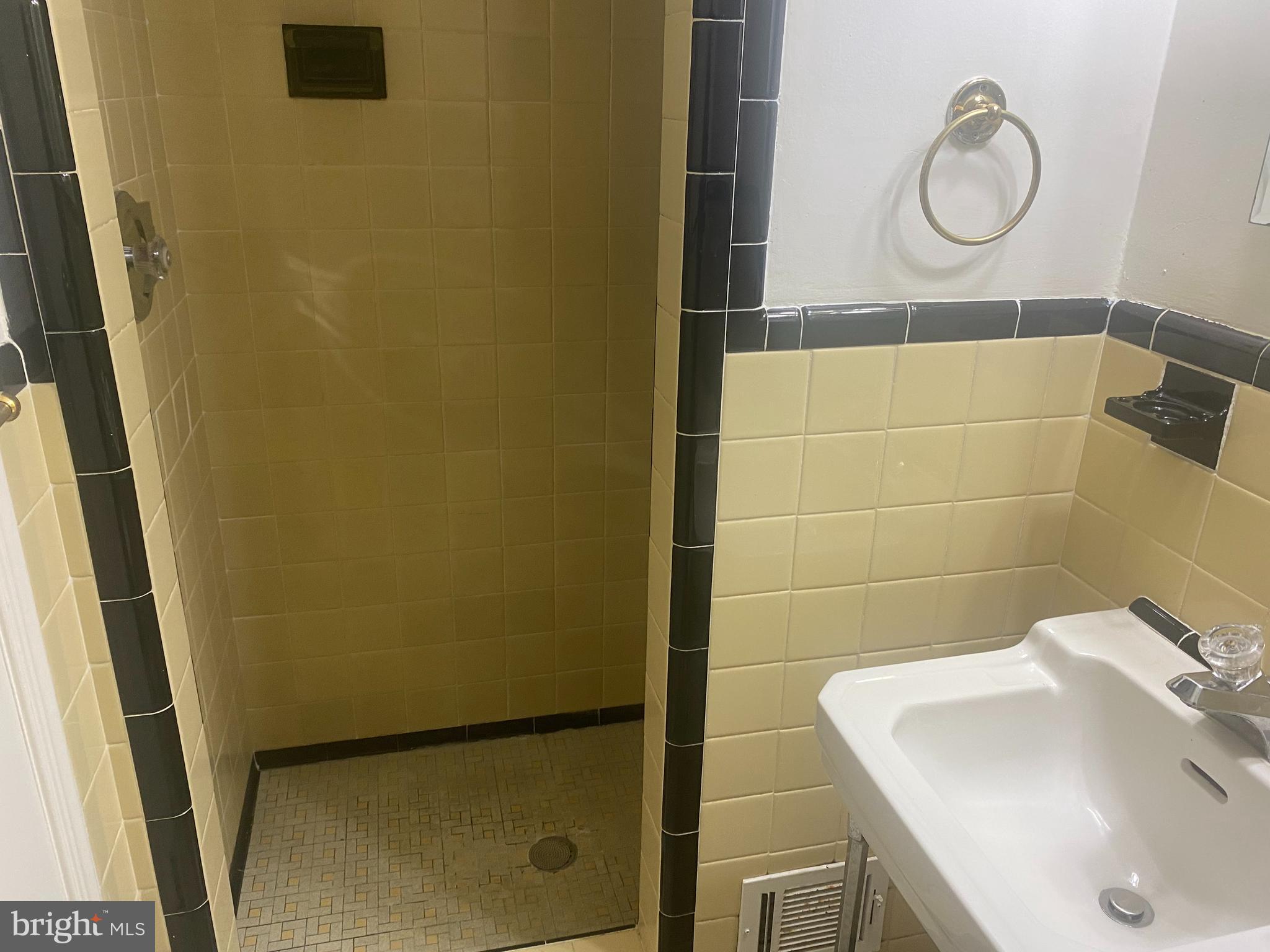 NORTH CHEVY CHASE - Residential Lease