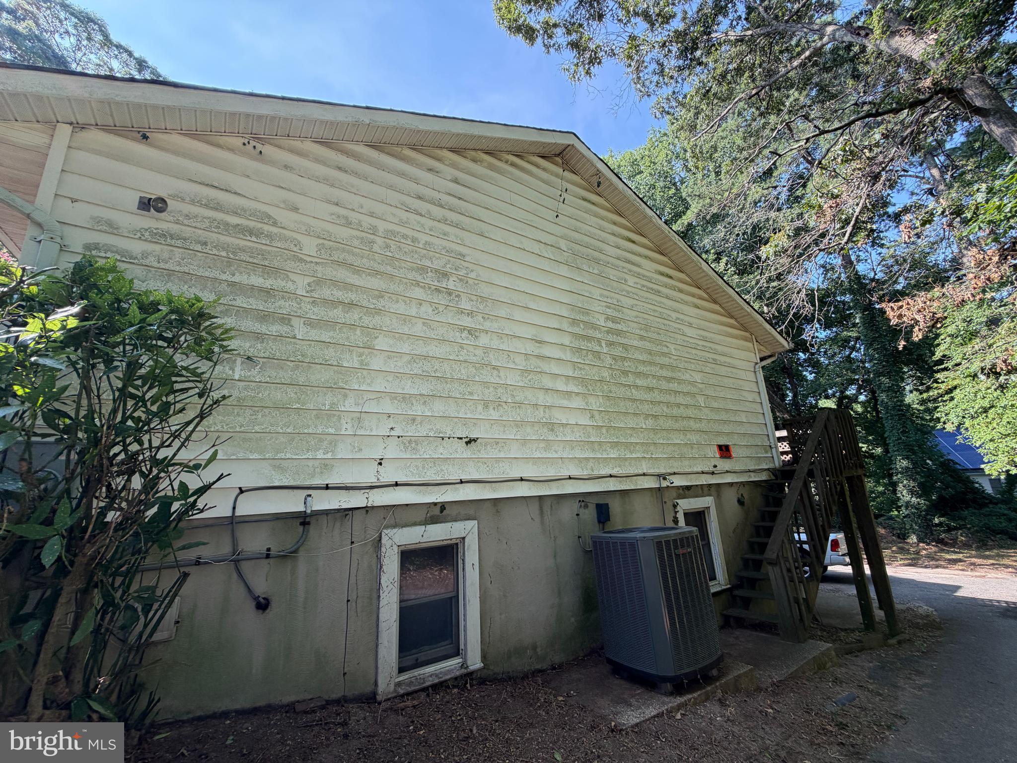 LONG BEACH HEIGHTS - Residential