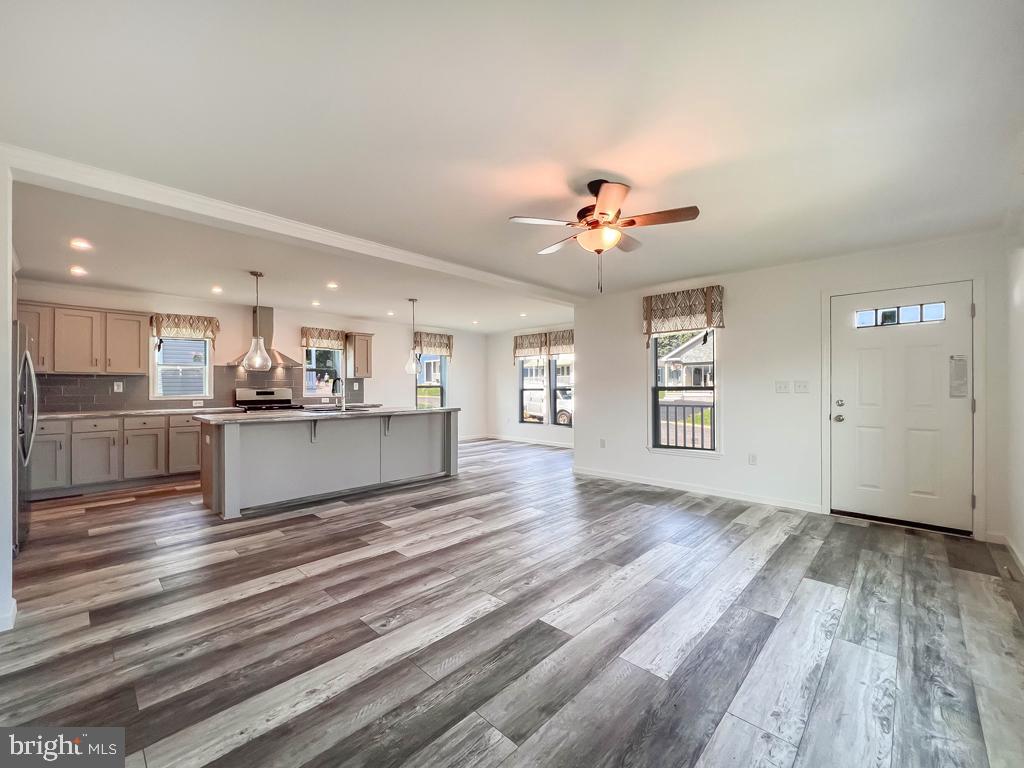 LINDALE VILLAGE - Residential