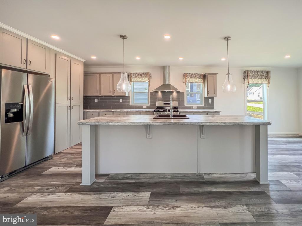 LINDALE VILLAGE - Residential