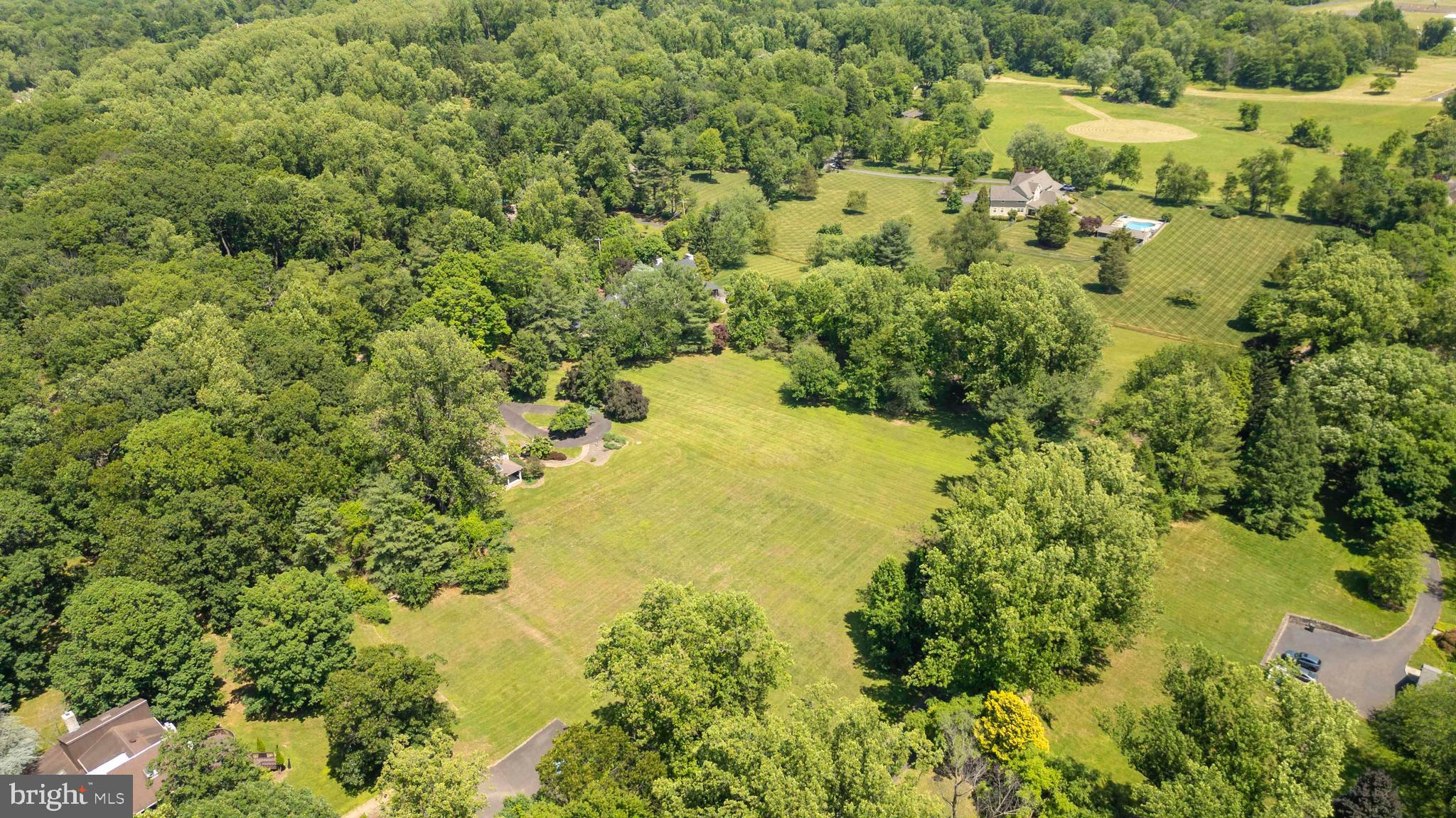 HUNTINGDON VALLEY - Residential