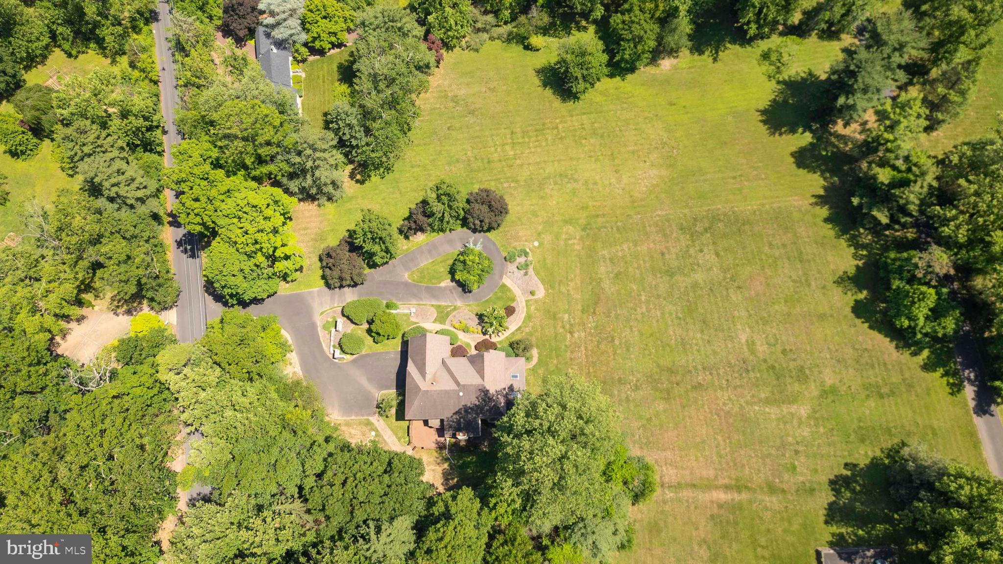 HUNTINGDON VALLEY - Residential
